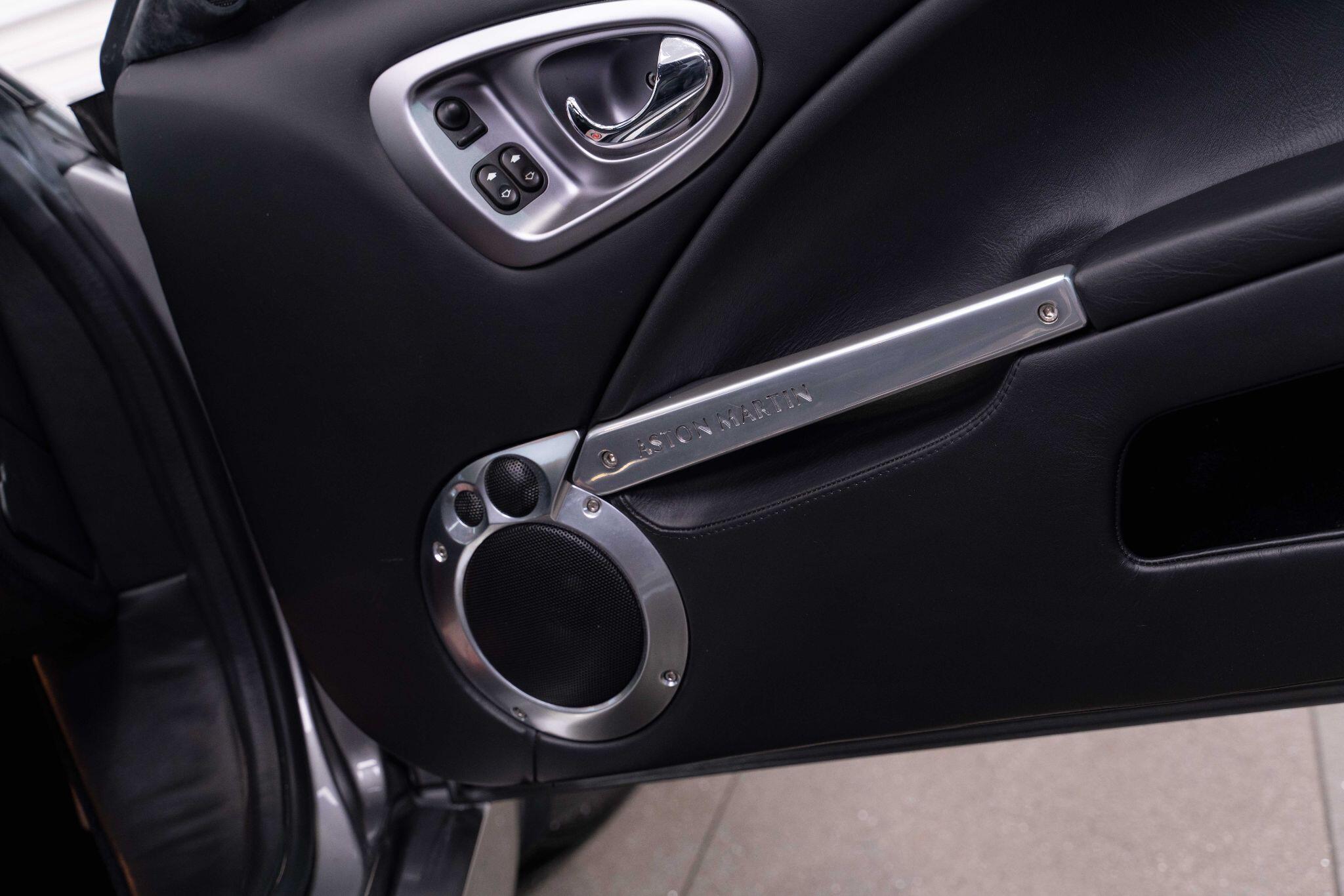 Aston Martin Vanquish - Image 3