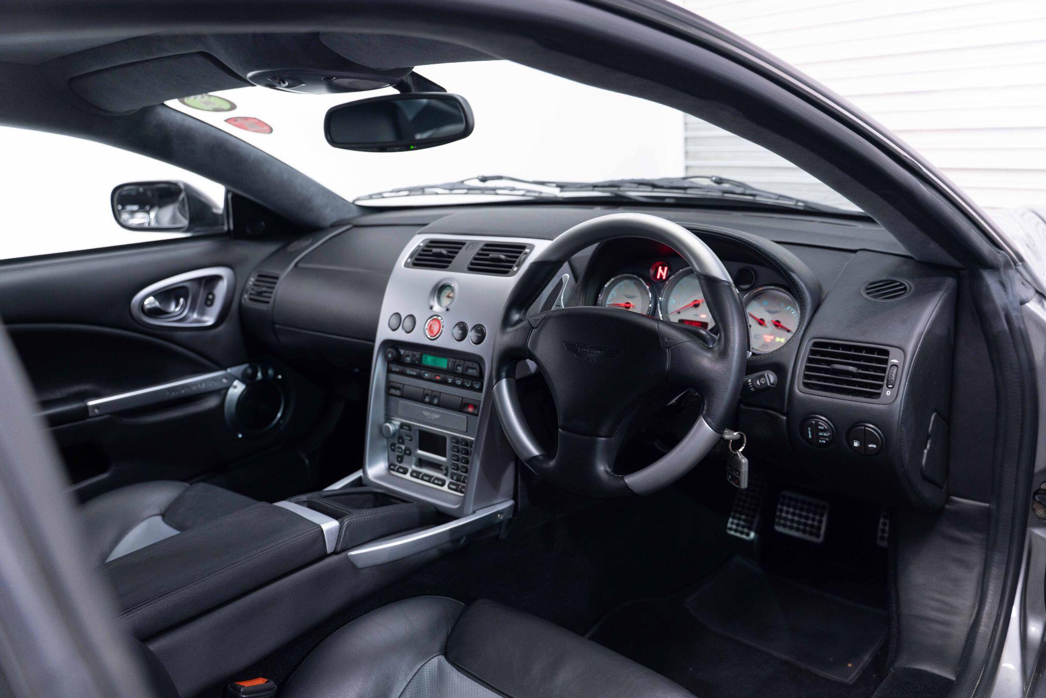 Aston Martin Vanquish - Image 8