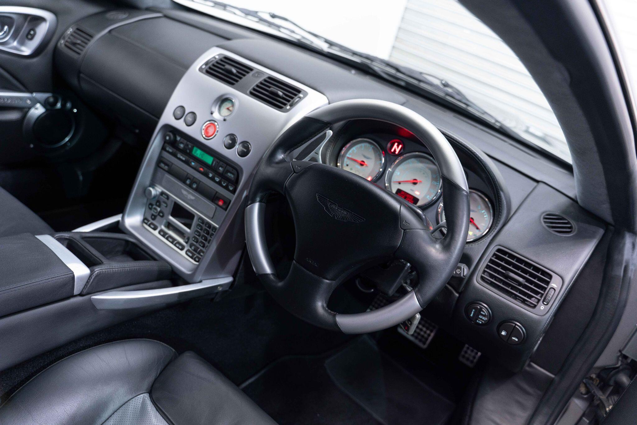 Aston Martin Vanquish - Image 10