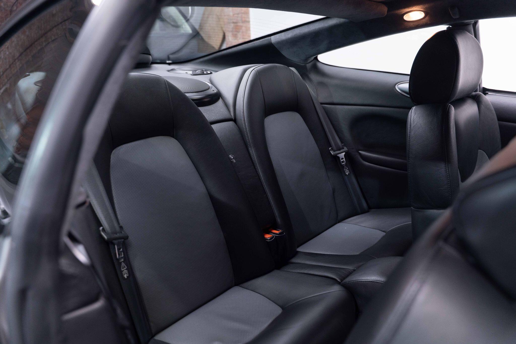 Aston Martin Vanquish - Image 12