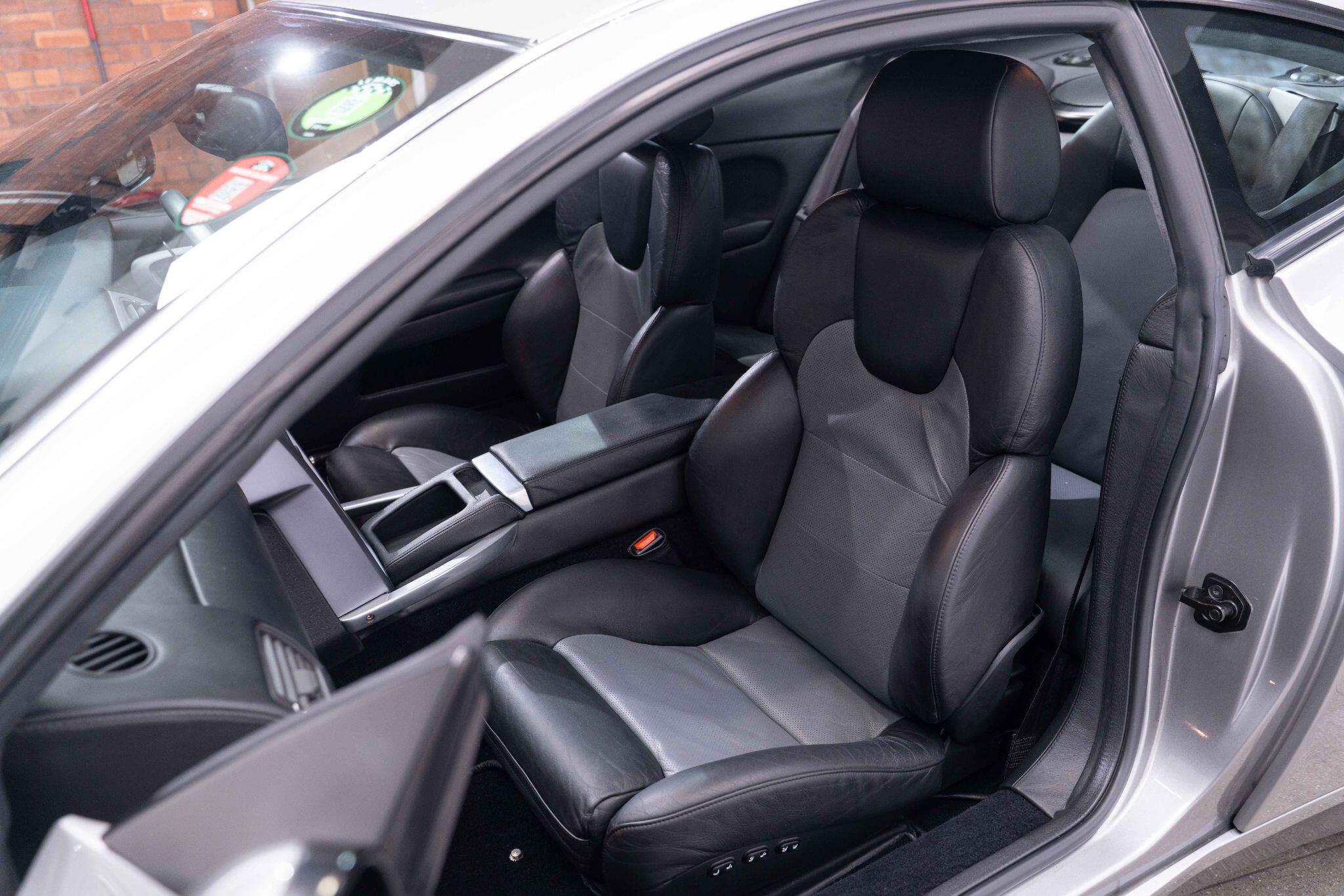 Aston Martin Vanquish - Image 24