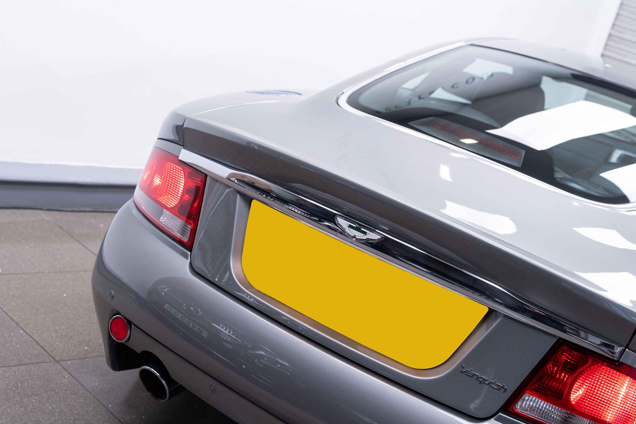Aston Martin Vanquish - Image 27