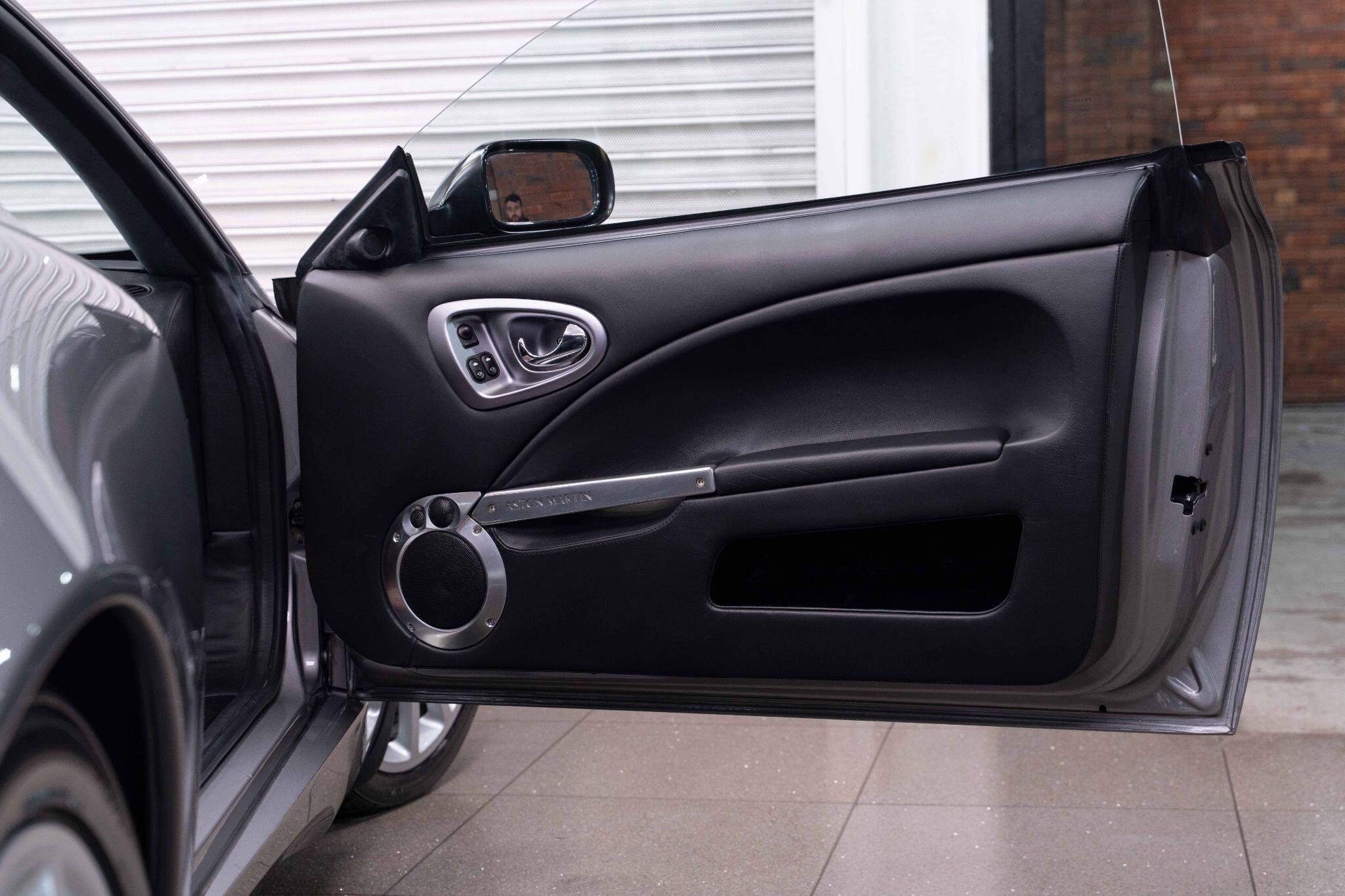 Aston Martin Vanquish - Image 29