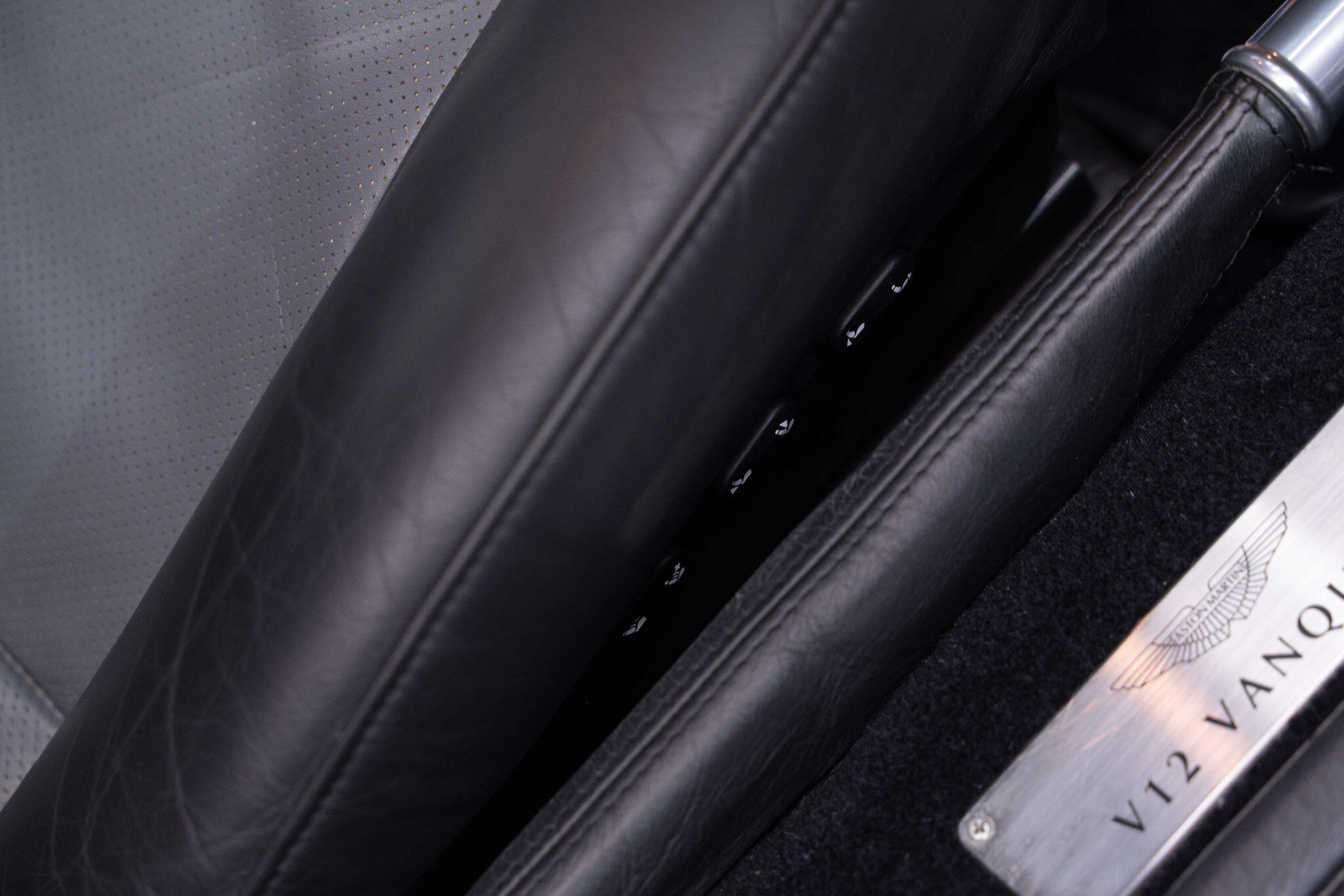 Aston Martin Vanquish - Image 31