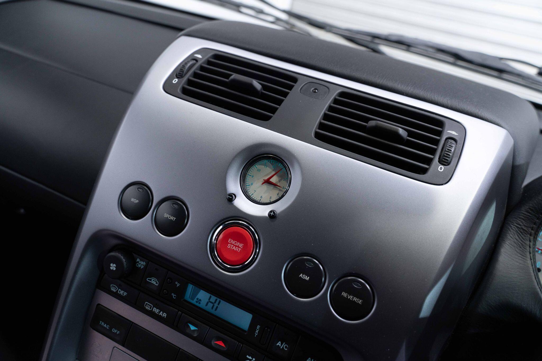 Aston Martin Vanquish - Image 32