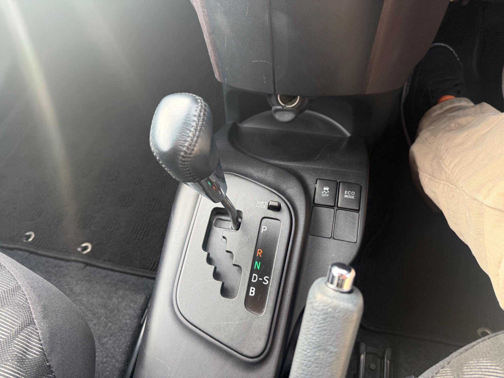 Toyota iQ - Image 12