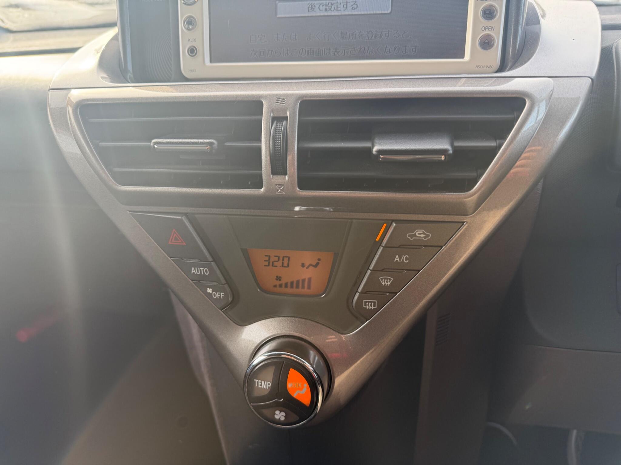 Toyota iQ - Image 13