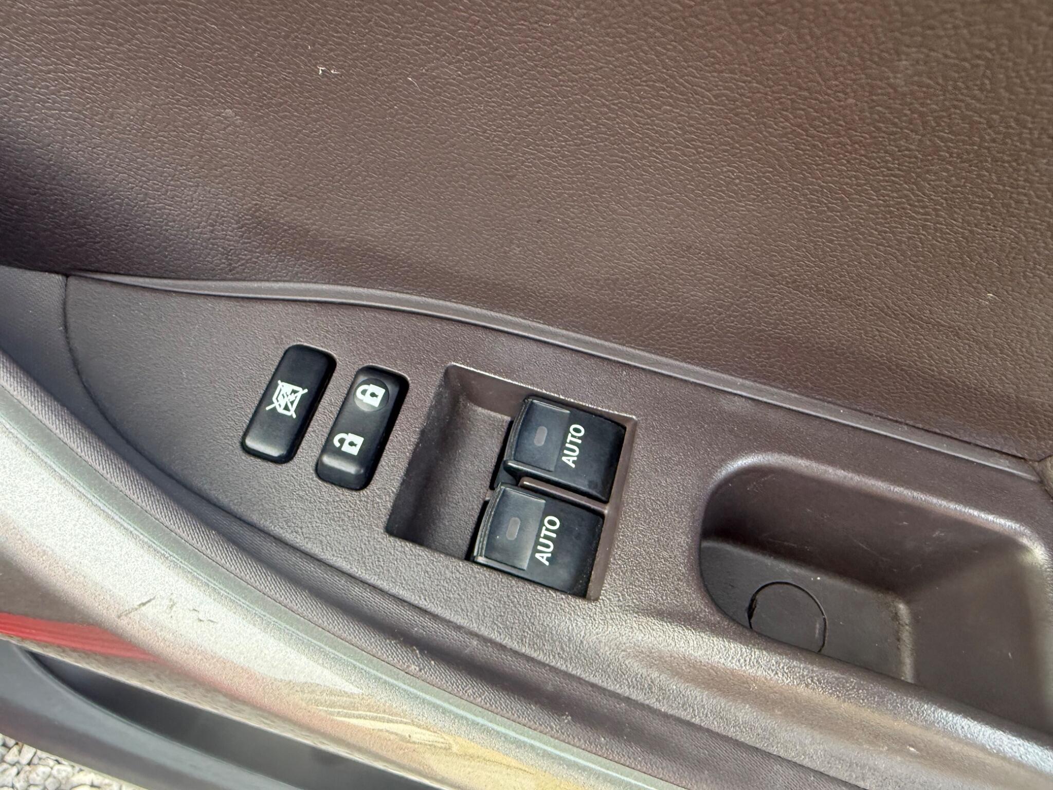 Toyota iQ - Image 18