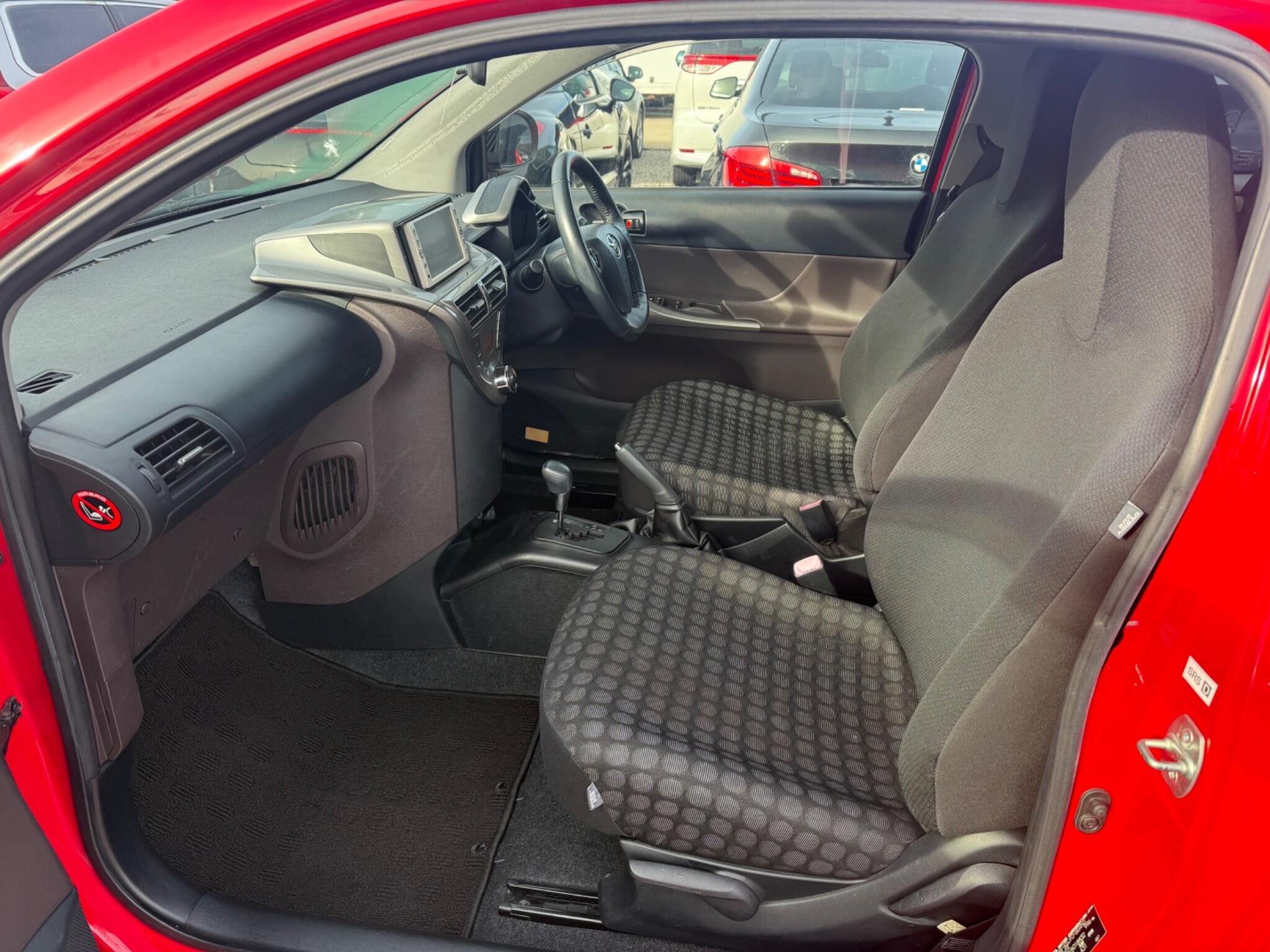 Toyota iQ - Image 21