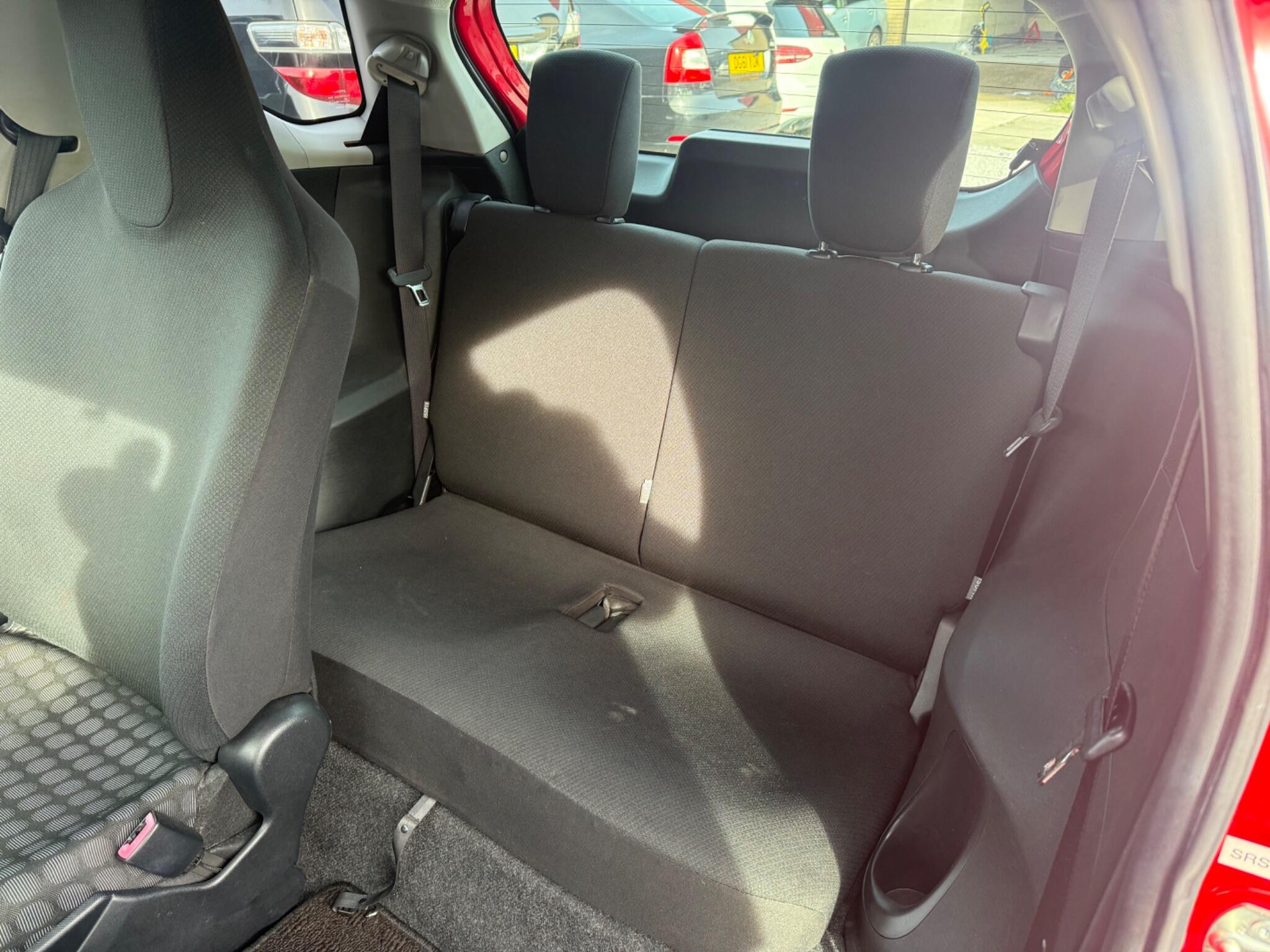 Toyota iQ - Image 22