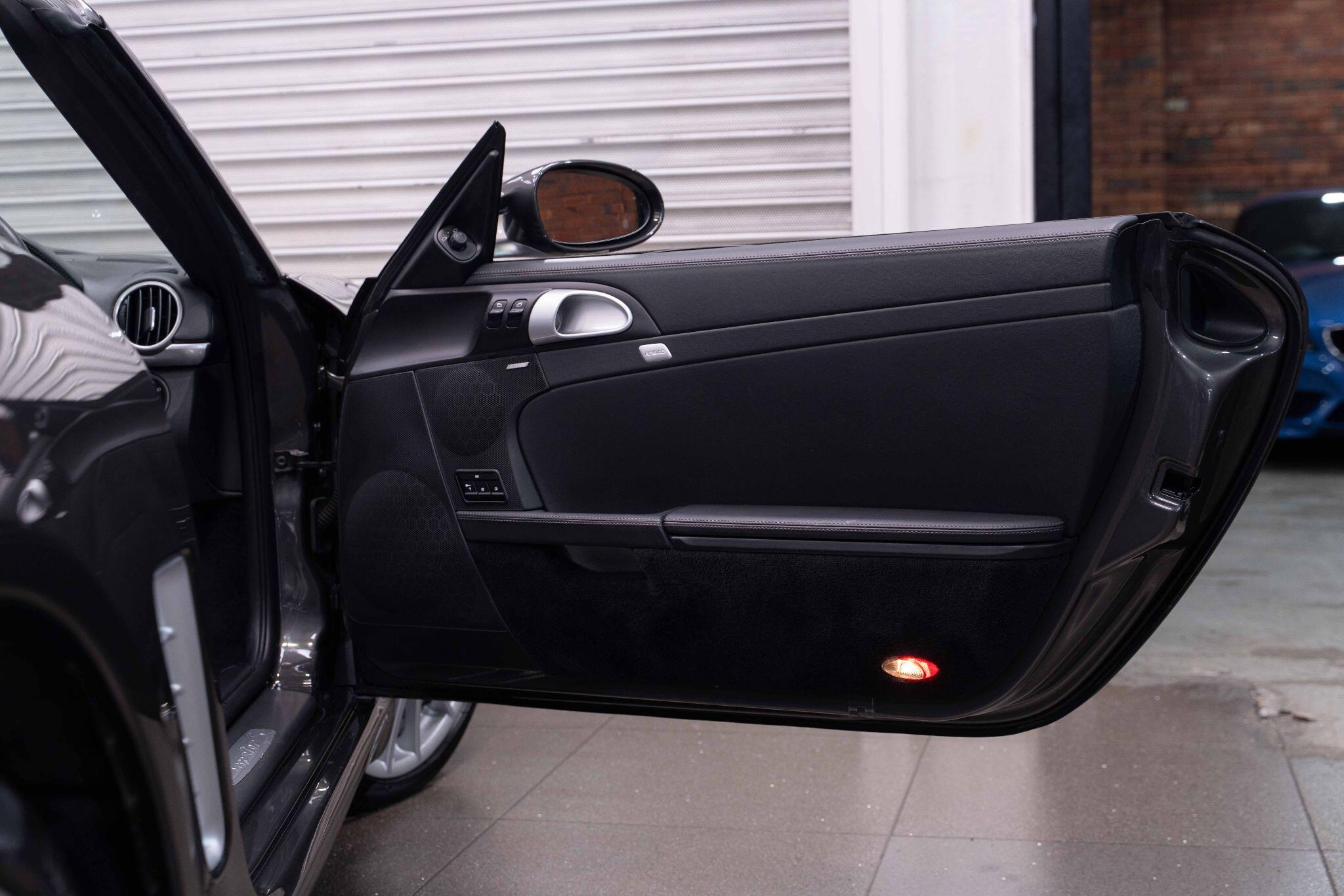 Porsche Boxster - Image 18