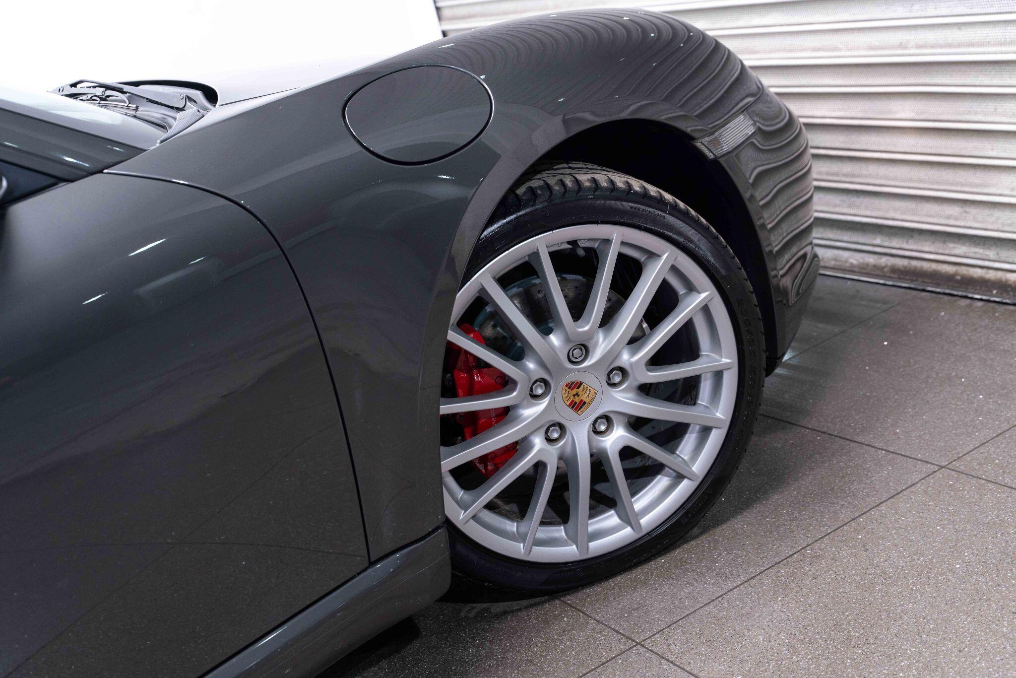 Porsche Boxster - Image 21