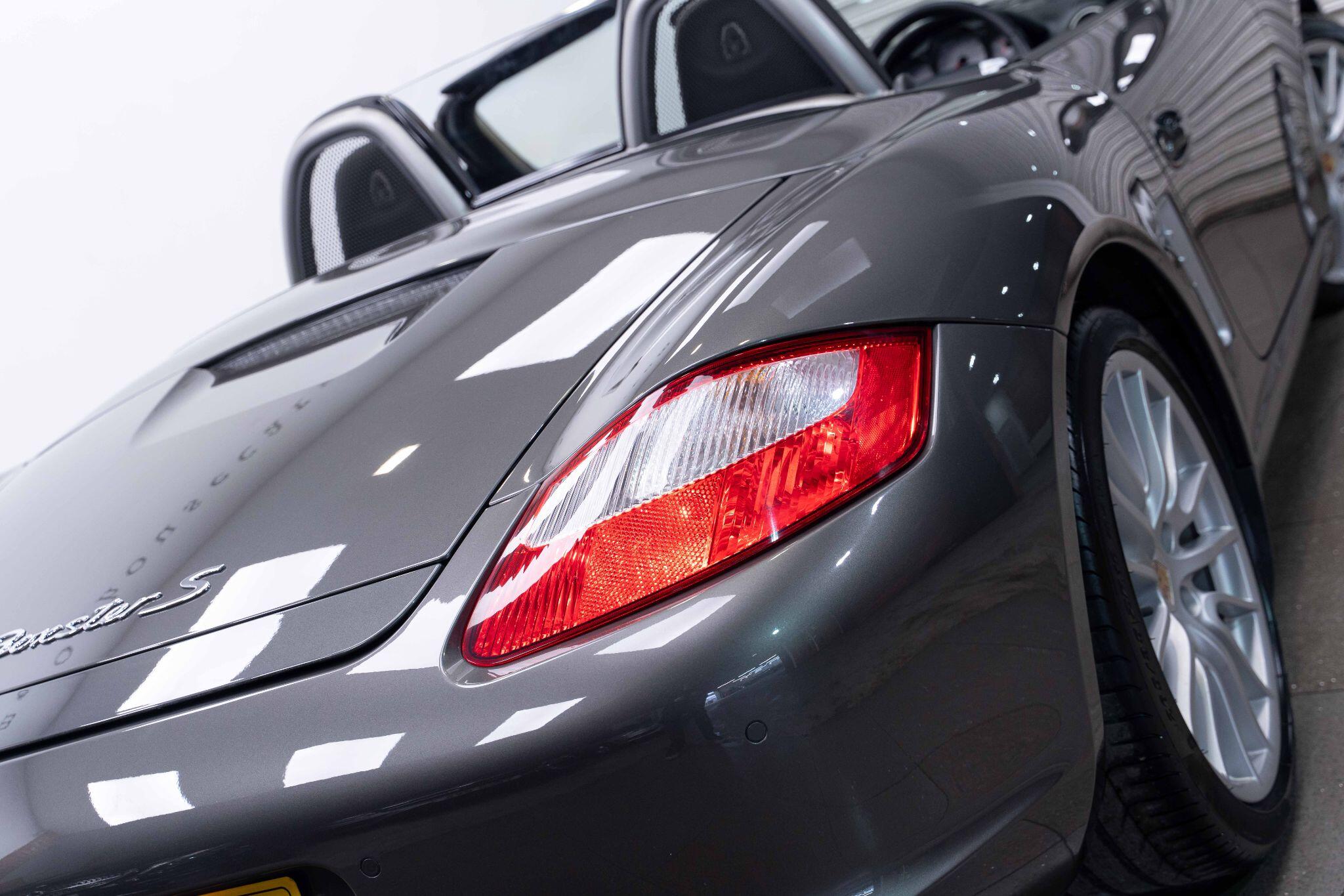 Porsche Boxster - Image 32
