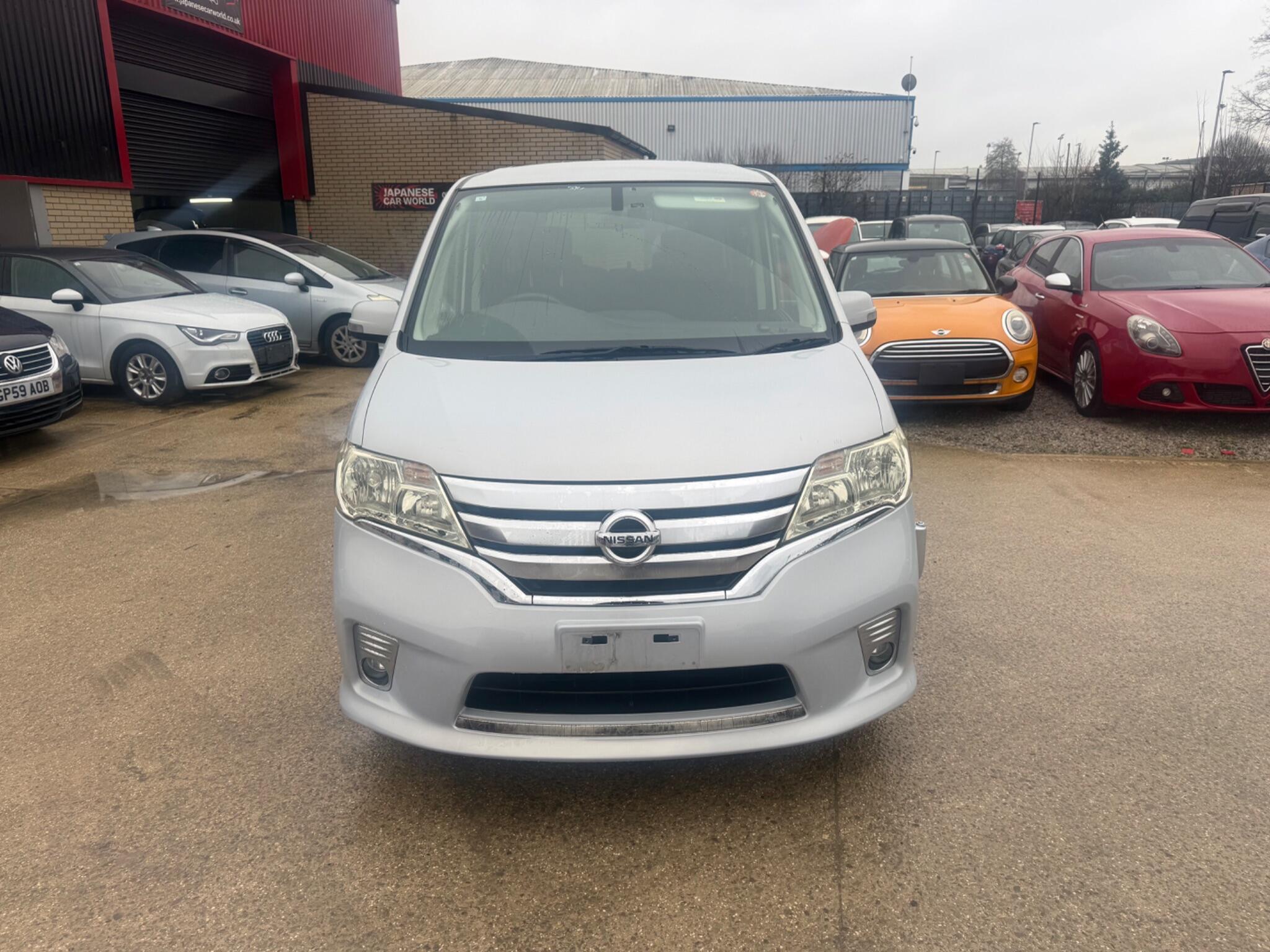 Nissan Serena - Image 2