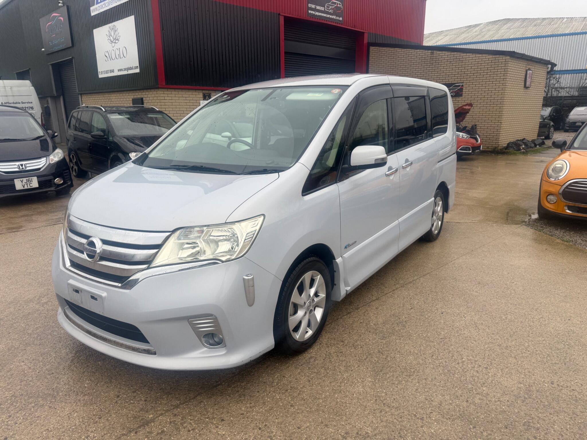 Nissan Serena - Image 3