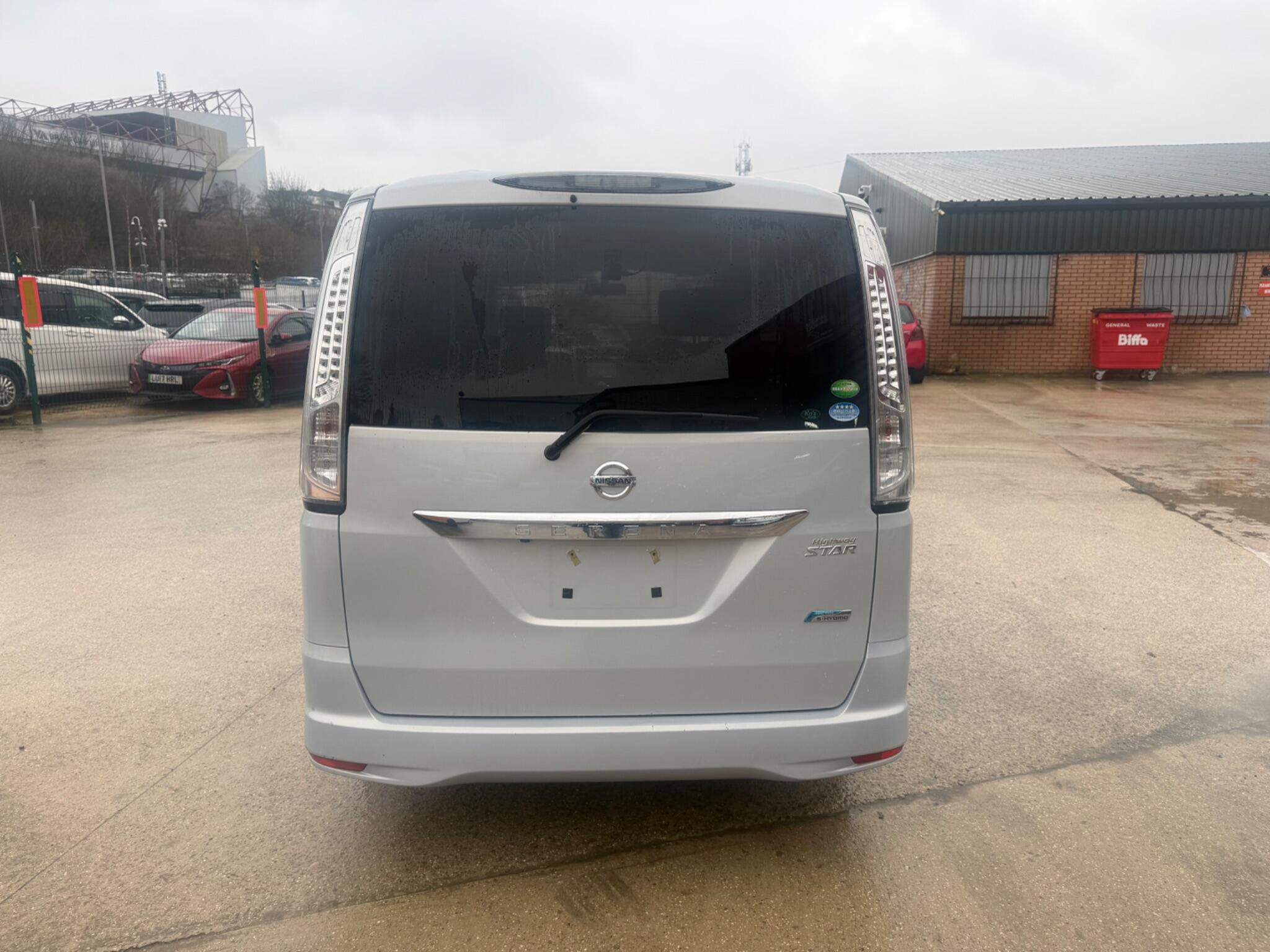 Nissan Serena - Image 6