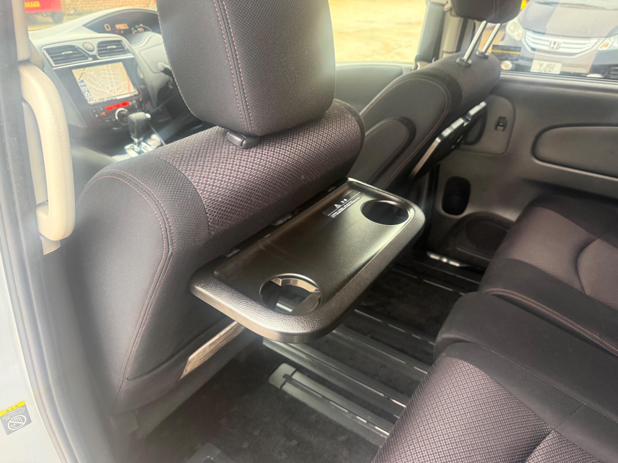 Nissan Serena - Image 10