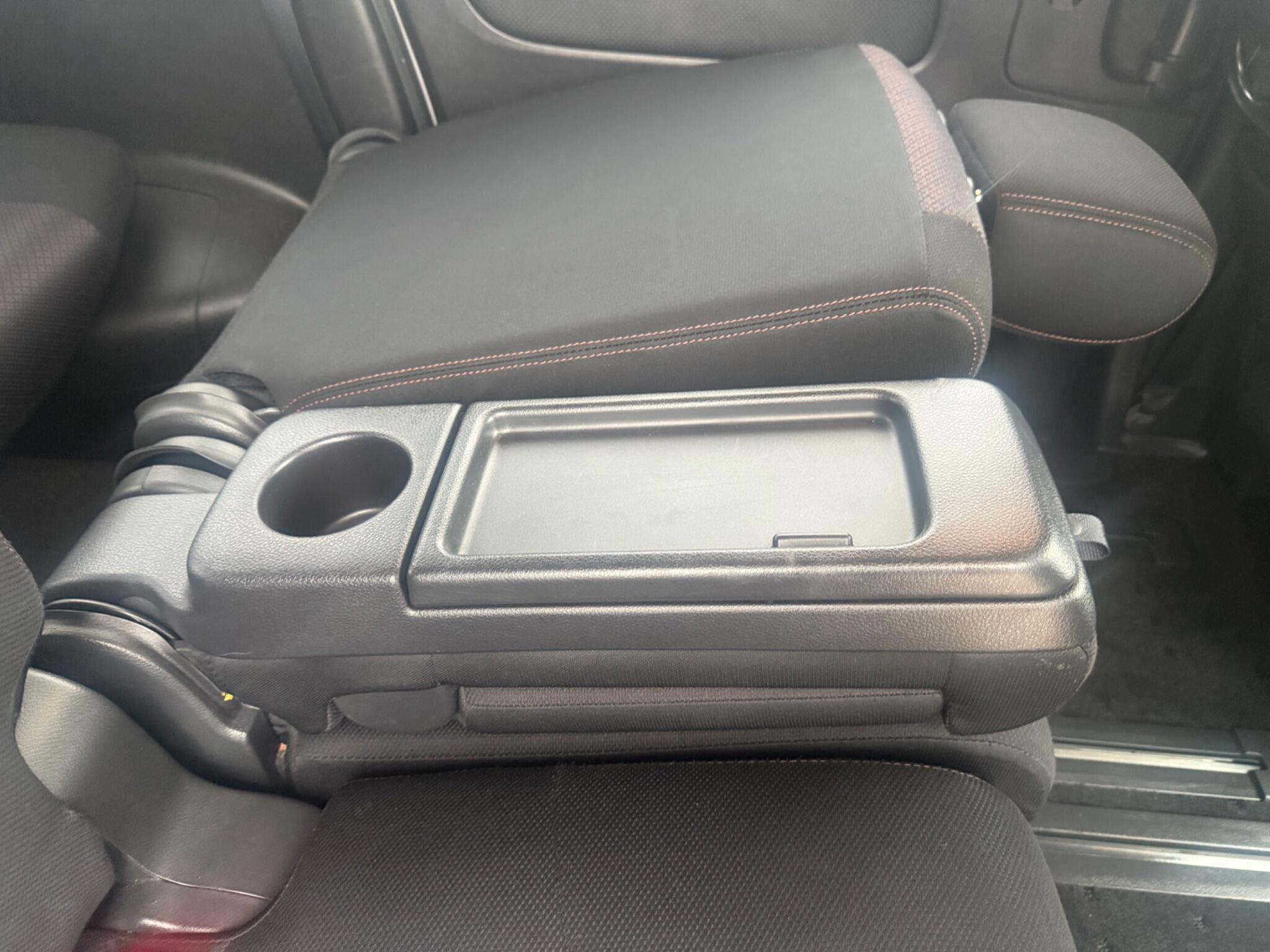 Nissan Serena - Image 14