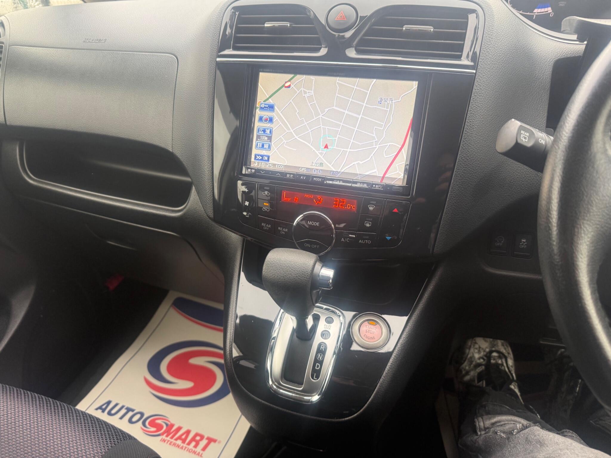 Nissan Serena - Image 22