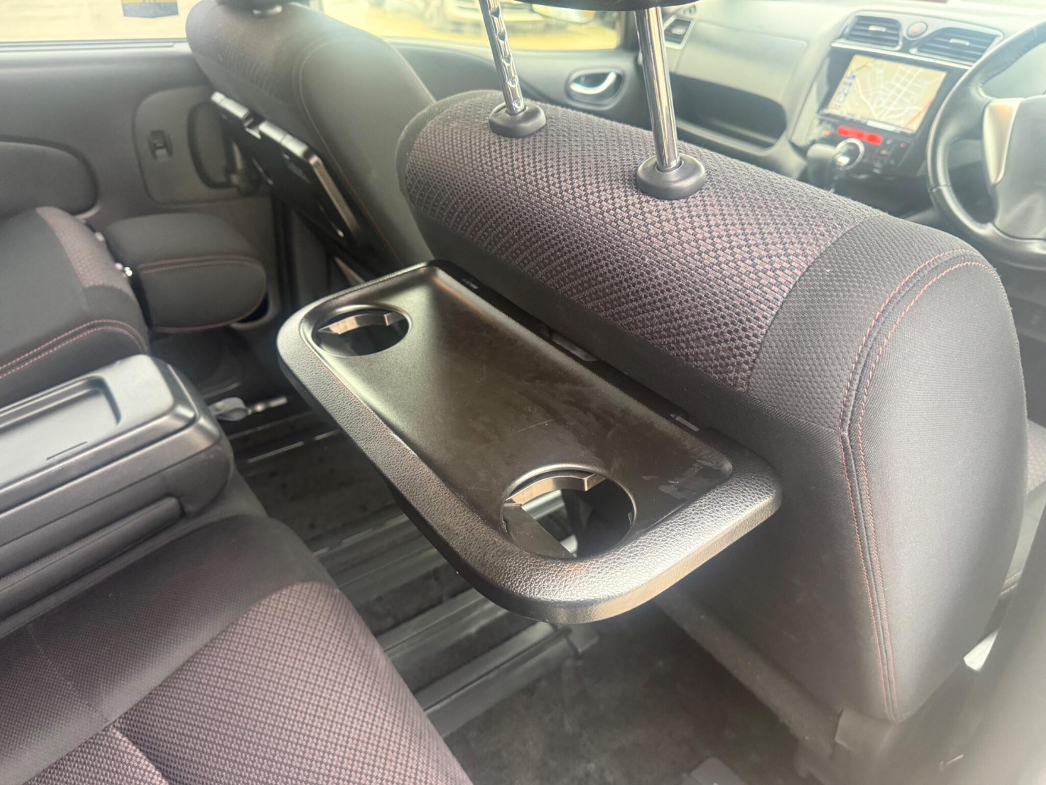 Nissan Serena - Image 27