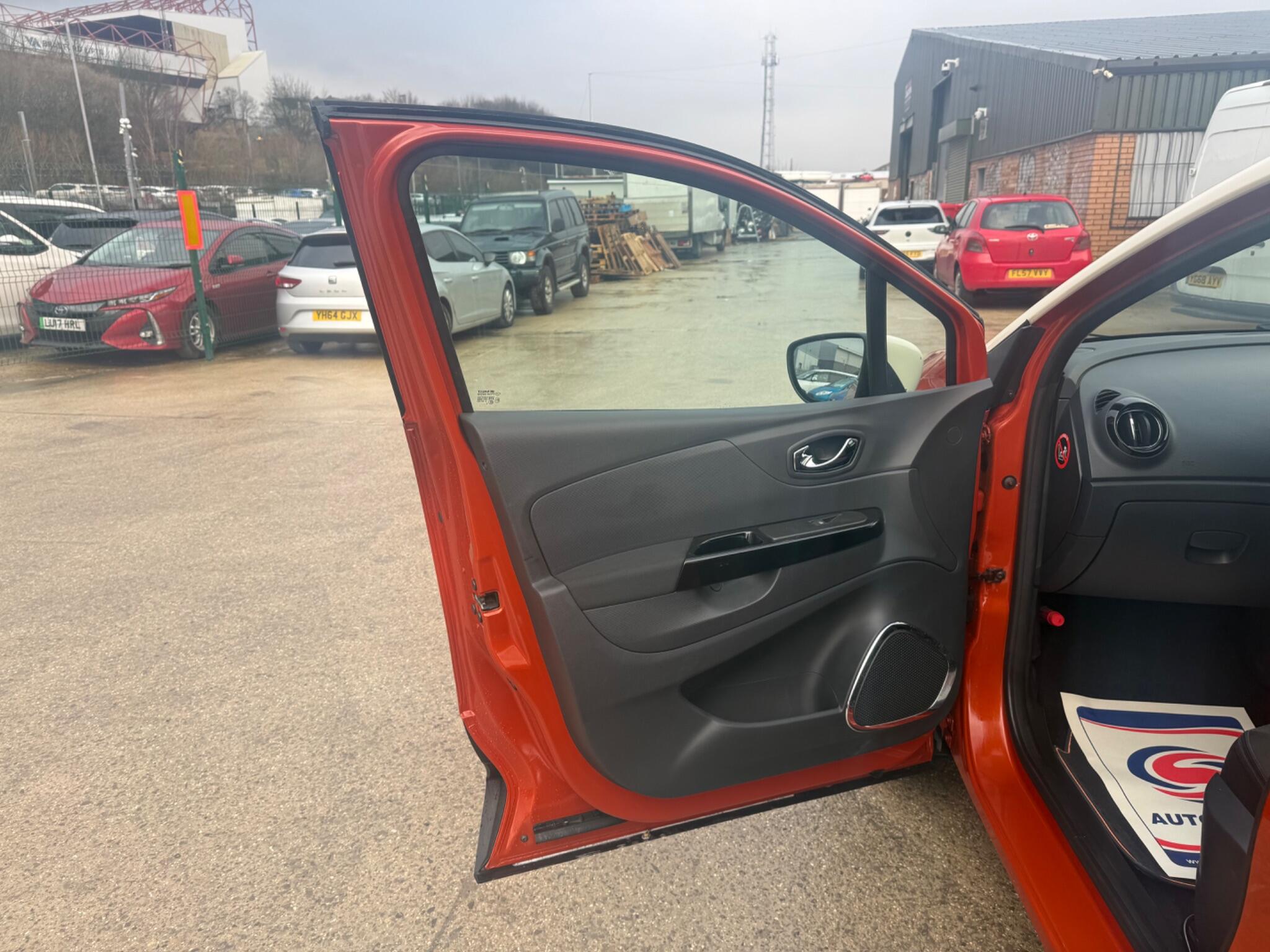 Renault Captur - Image 11