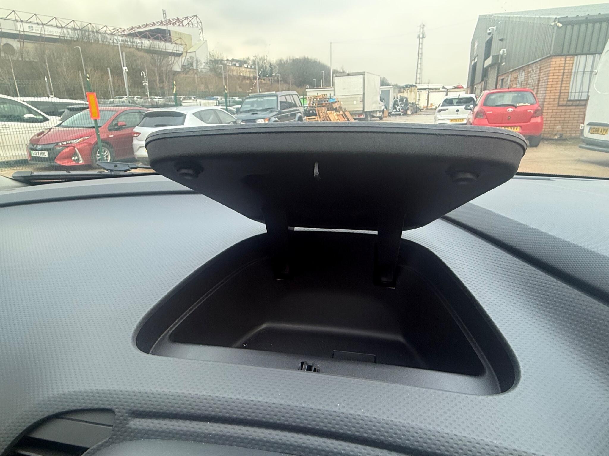 Renault Captur - Image 21