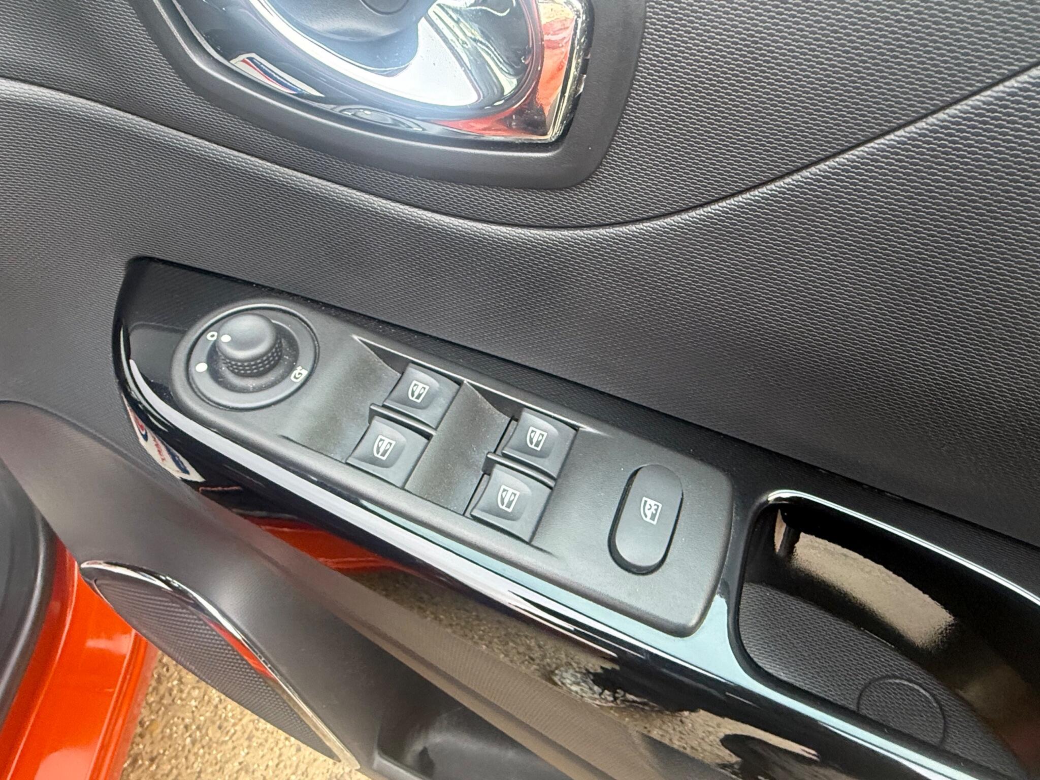 Renault Captur - Image 24