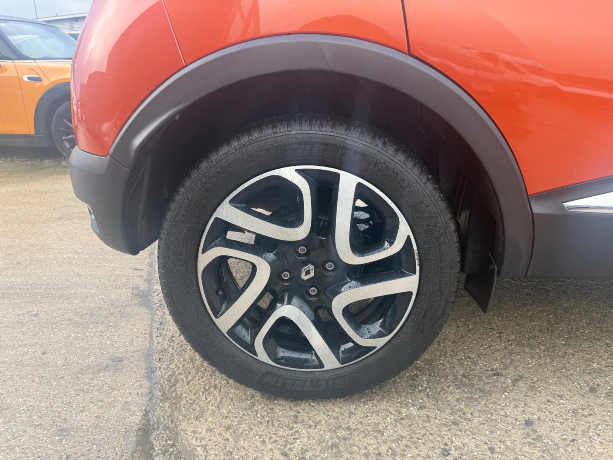 Renault Captur - Image 28