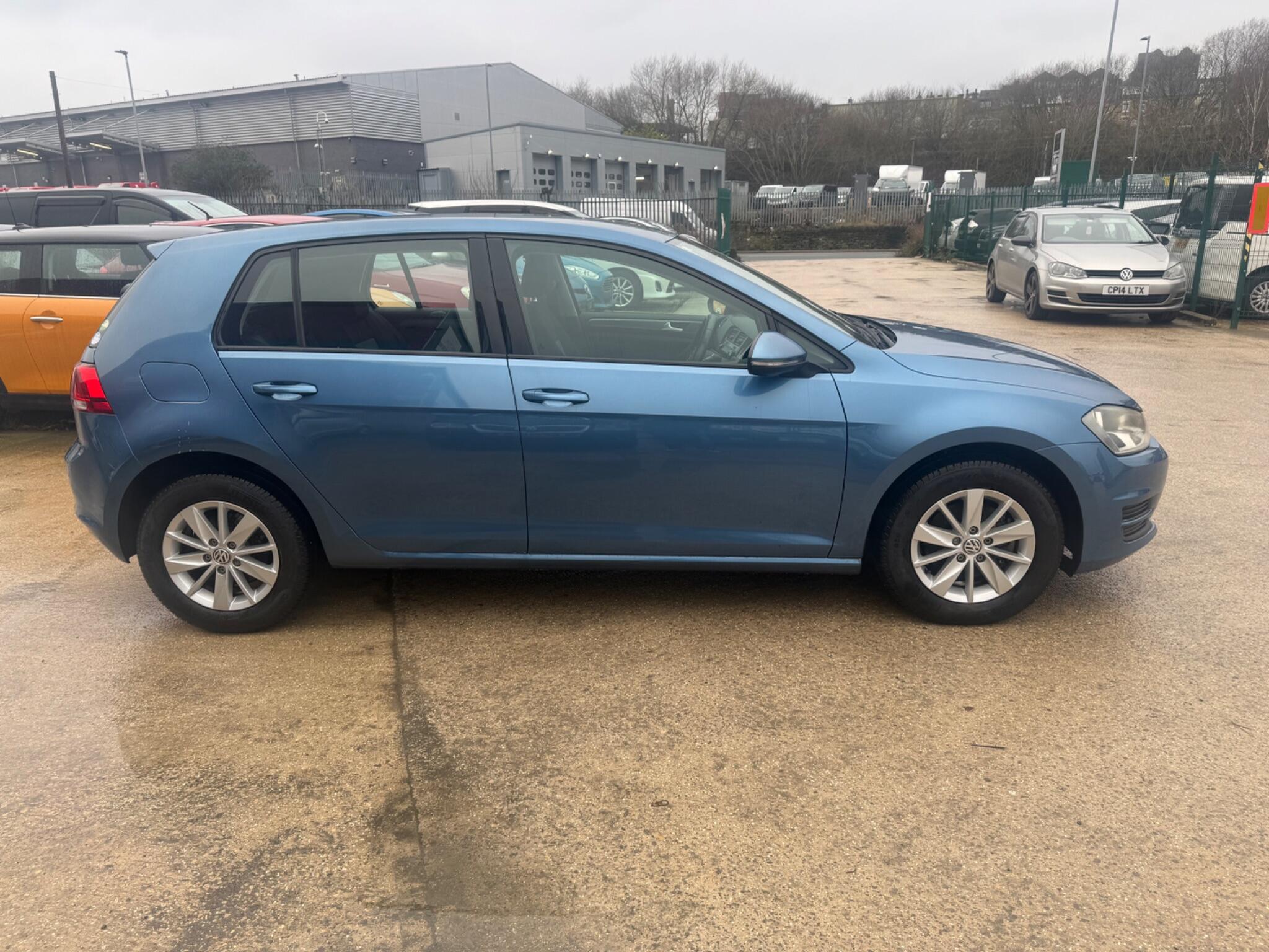 Volkswagen Golf - Image 5