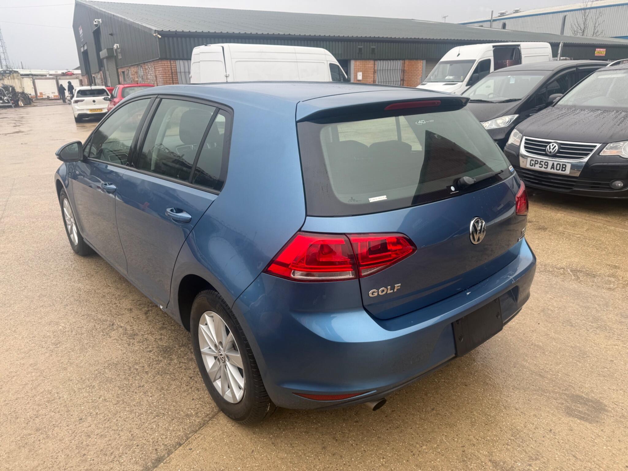 Volkswagen Golf - Image 6