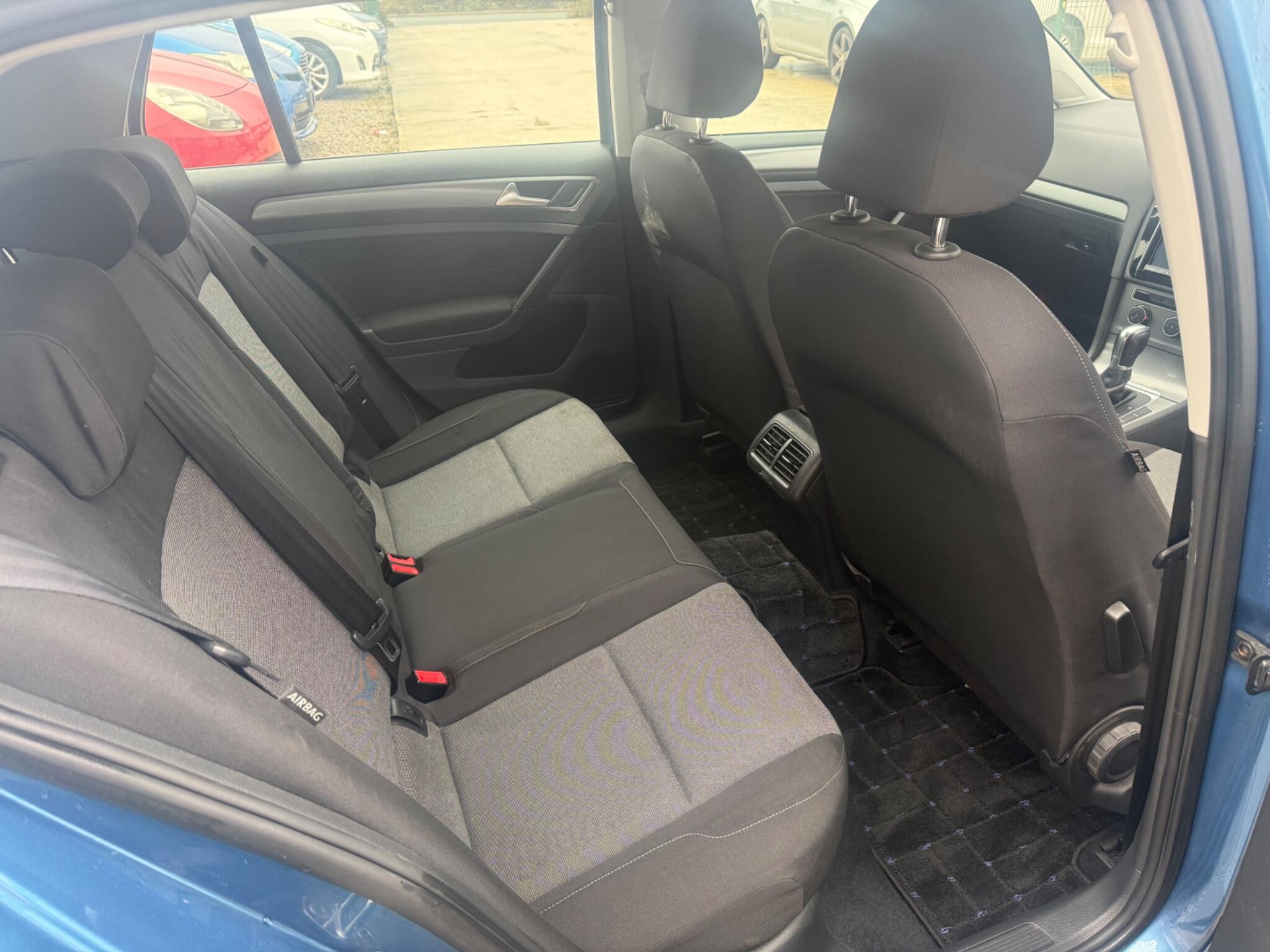 Volkswagen Golf - Image 13