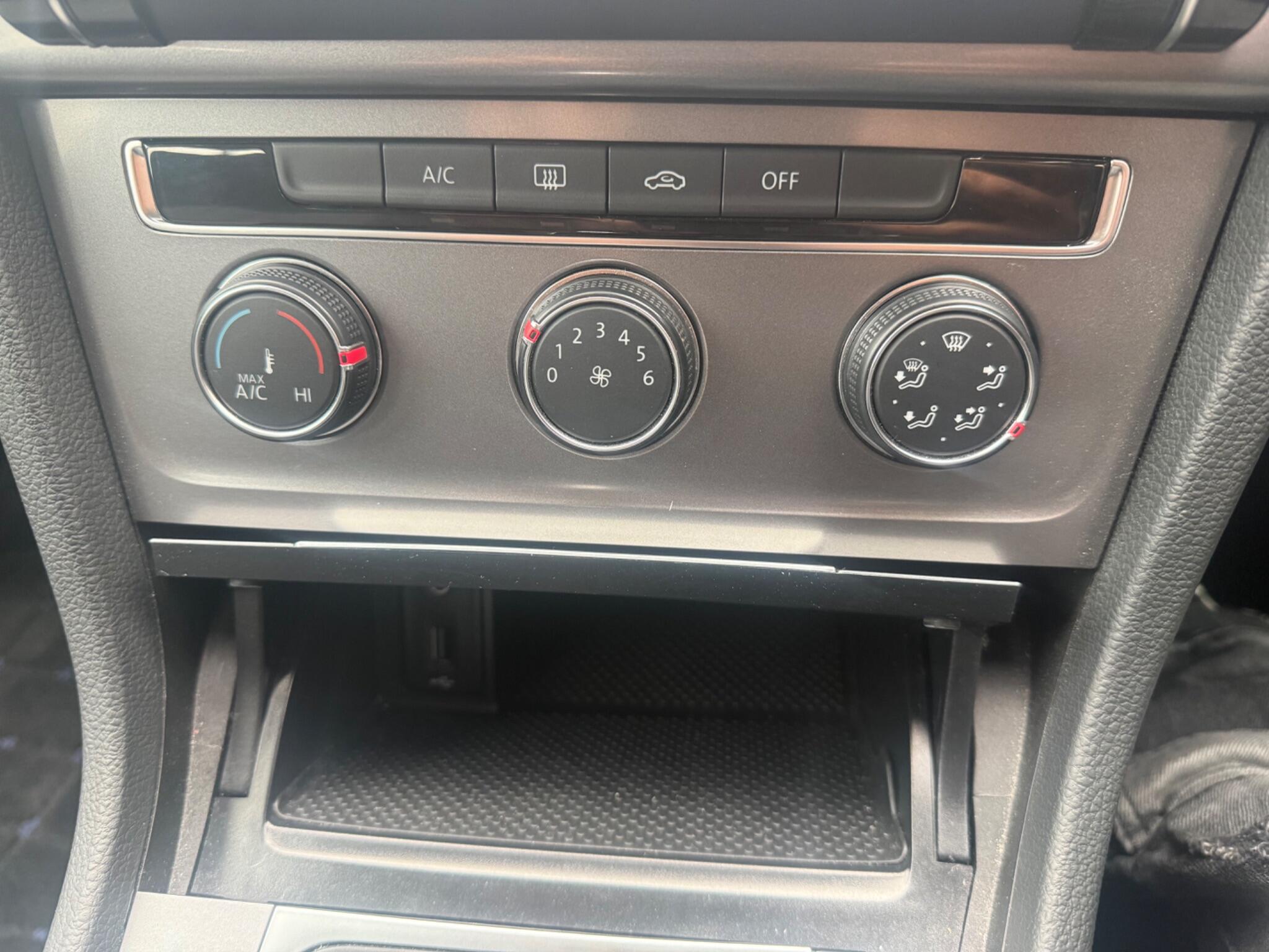 Volkswagen Golf - Image 19