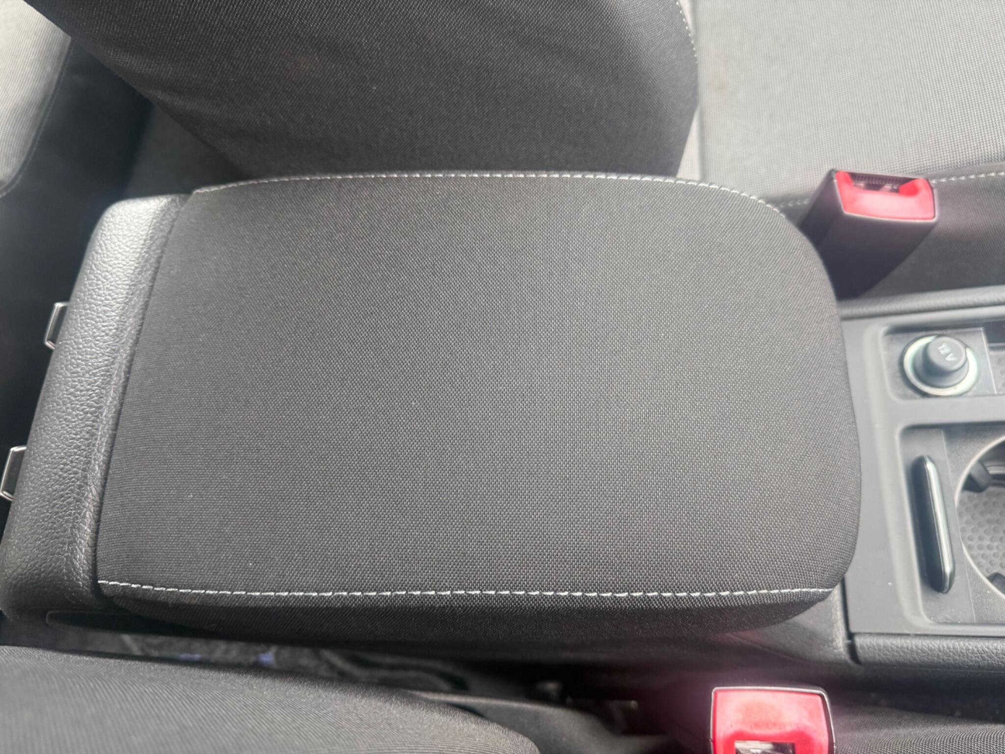 Volkswagen Golf - Image 20