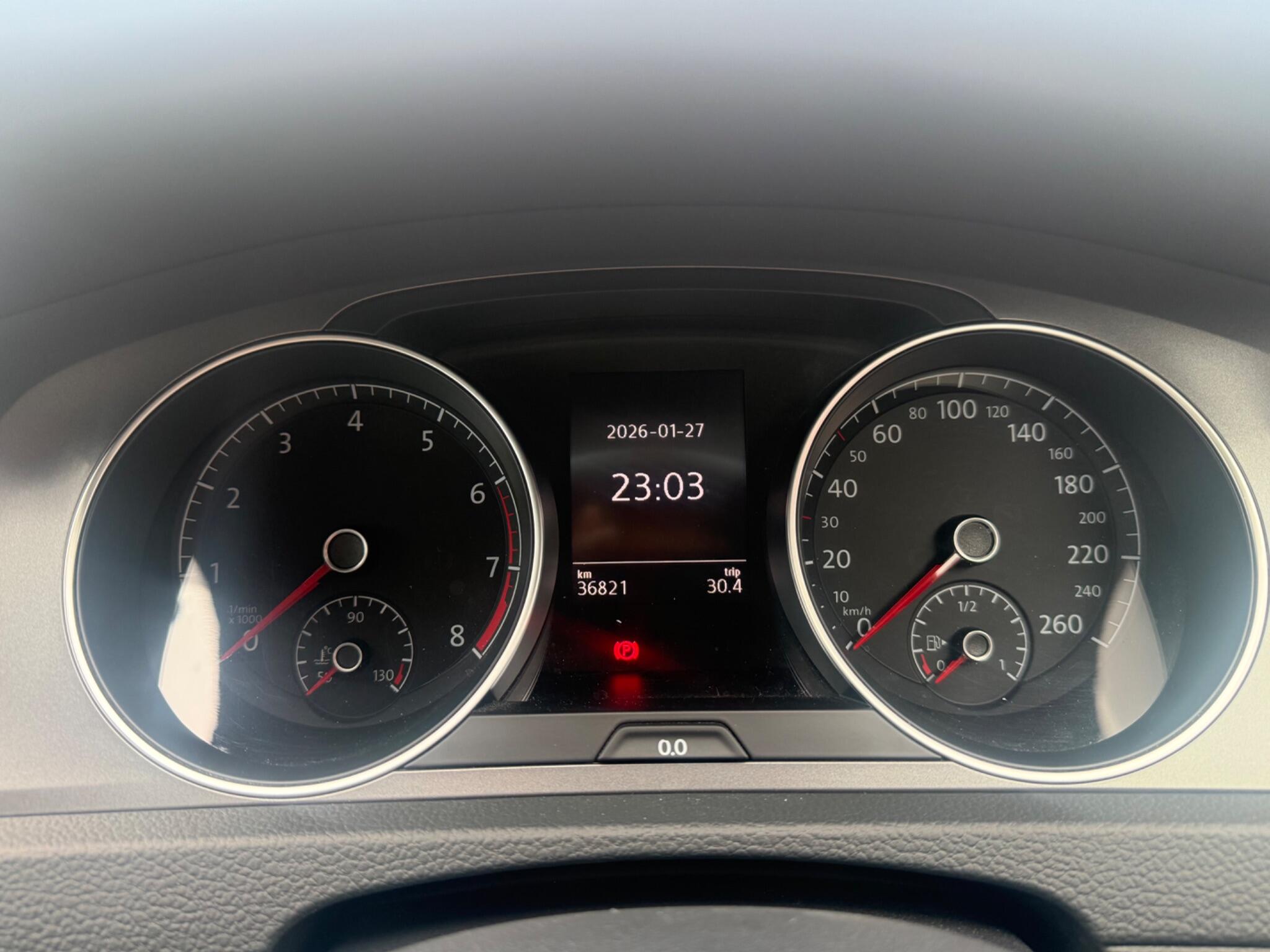 Volkswagen Golf - Image 25