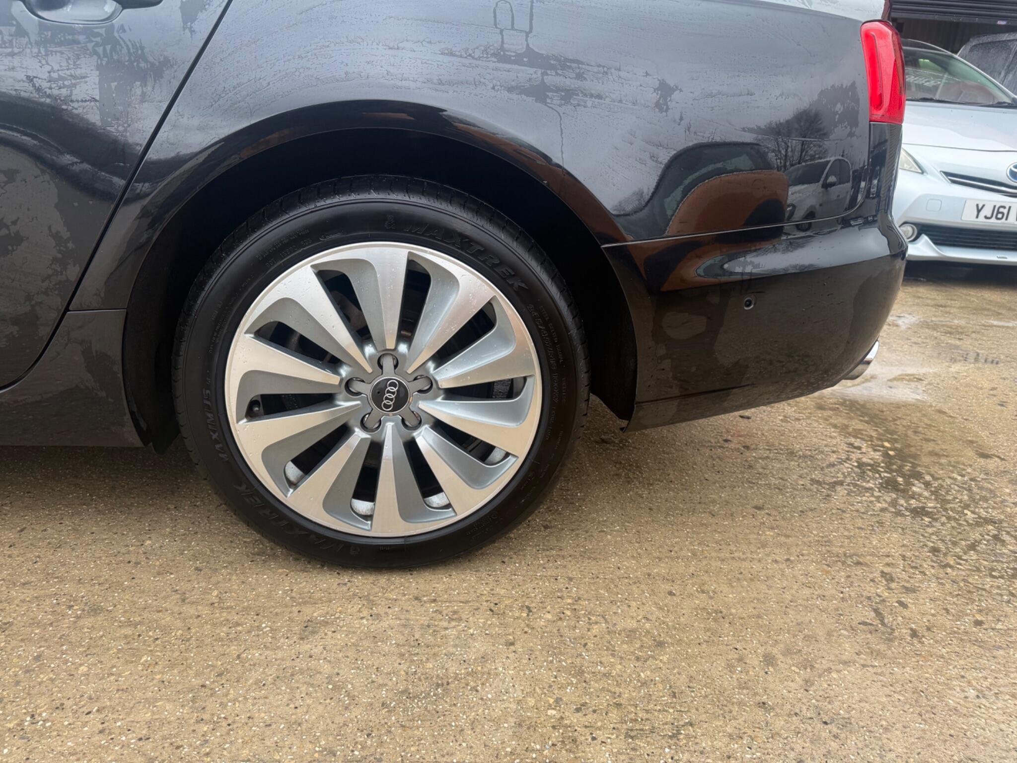 Audi A6 Saloon - Image 32