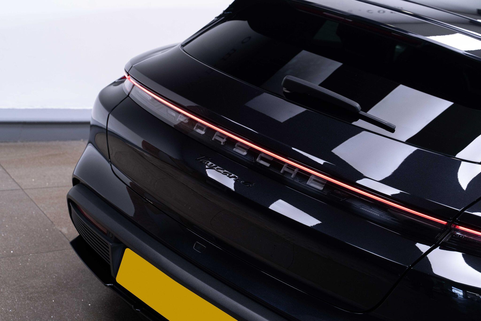 Porsche Taycan - Image 4