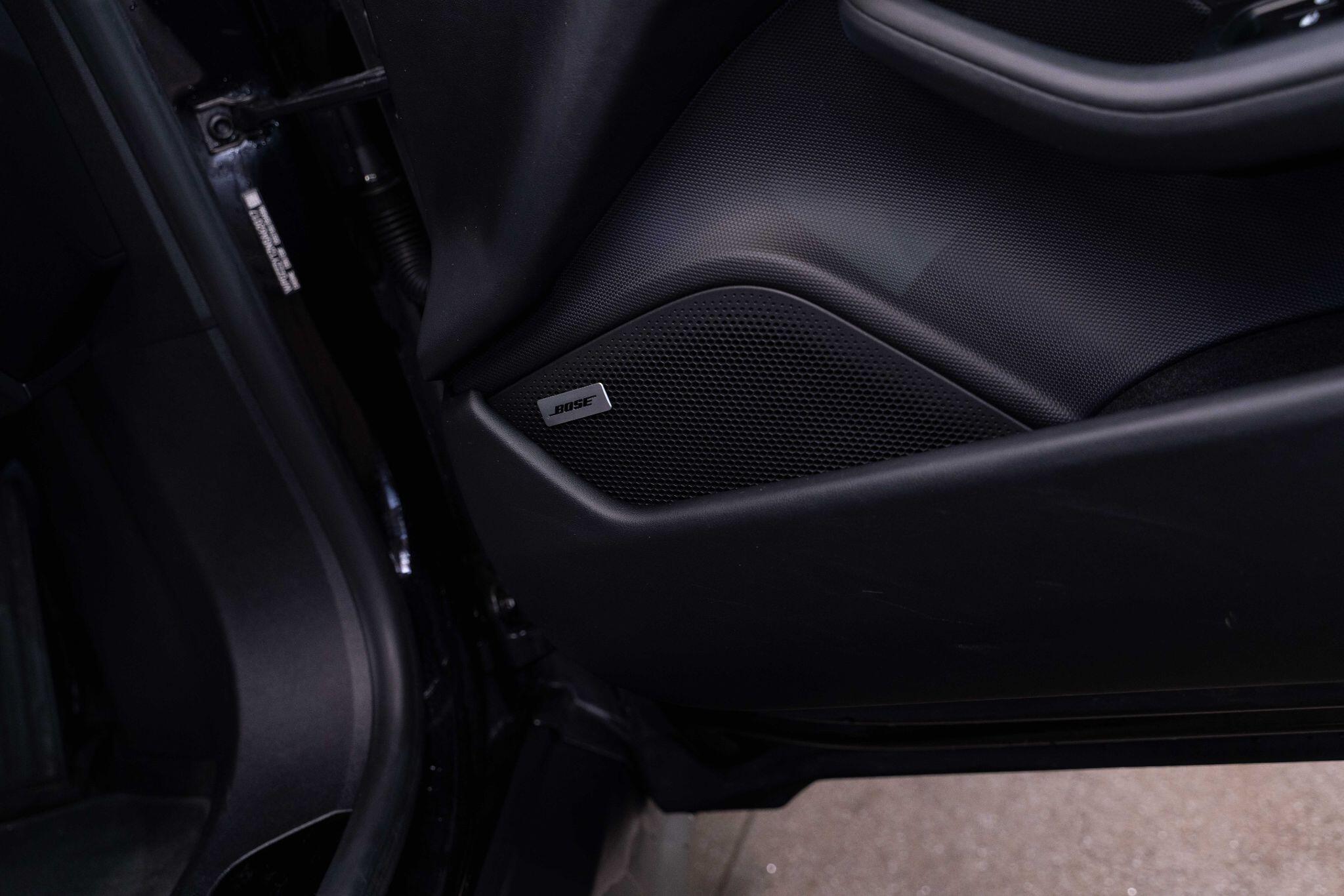 Porsche Taycan - Image 9