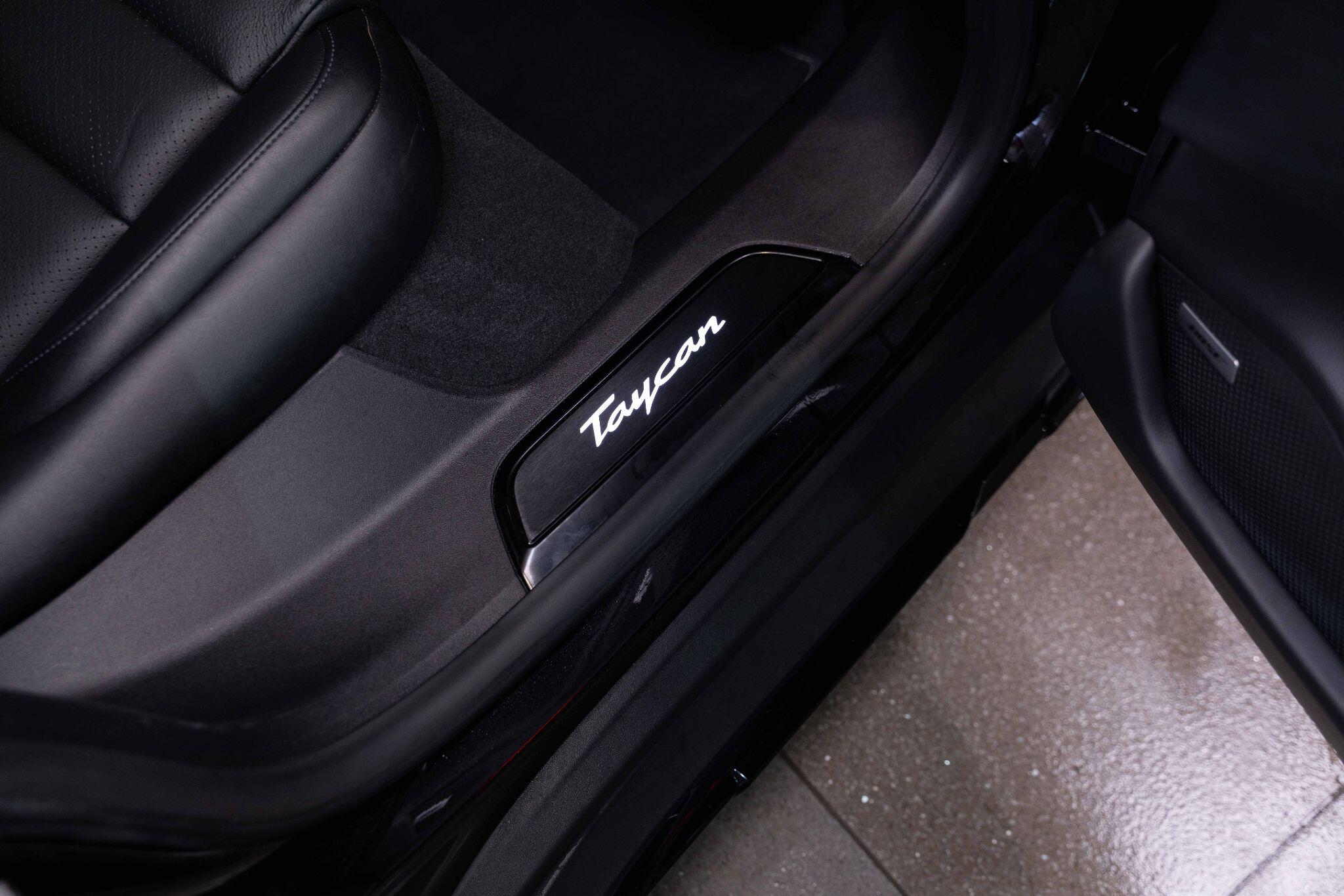 Porsche Taycan - Image 15