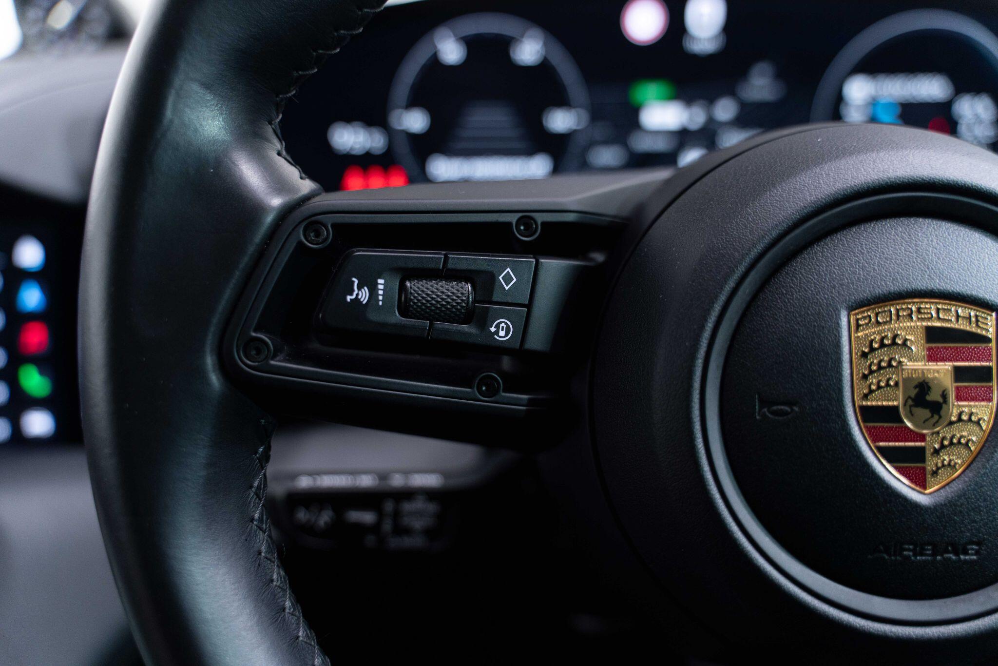 Porsche Taycan - Image 17