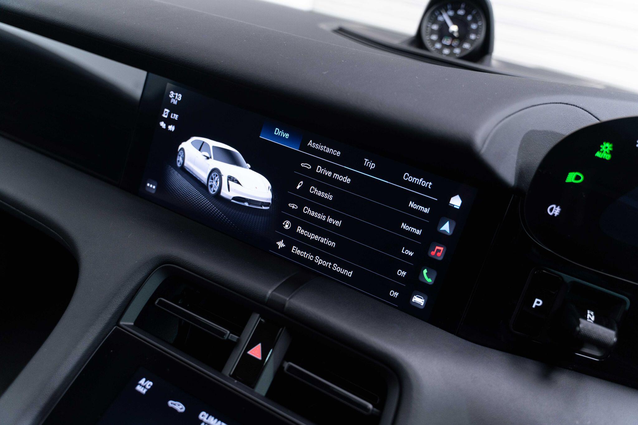 Porsche Taycan - Image 21