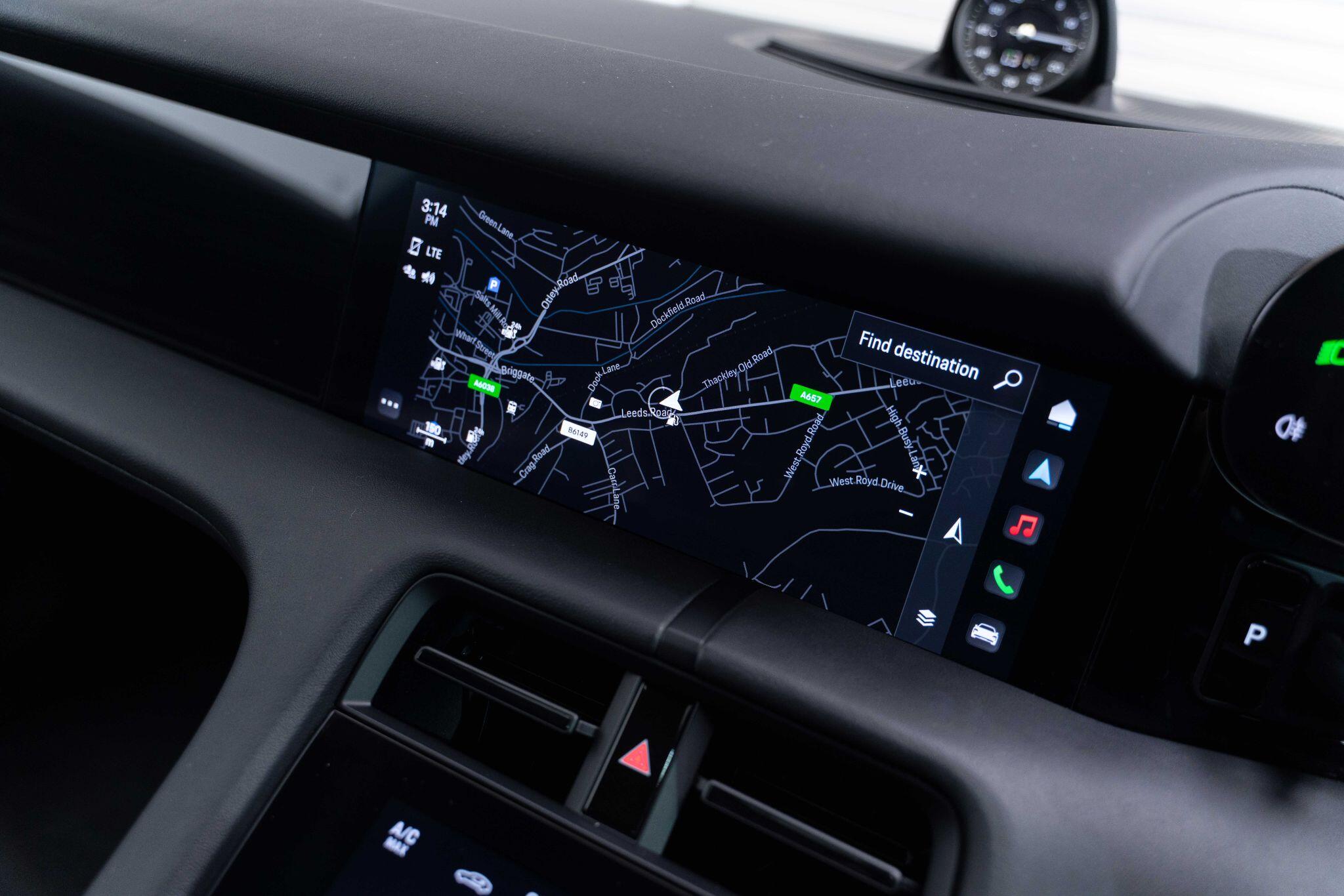 Porsche Taycan - Image 24