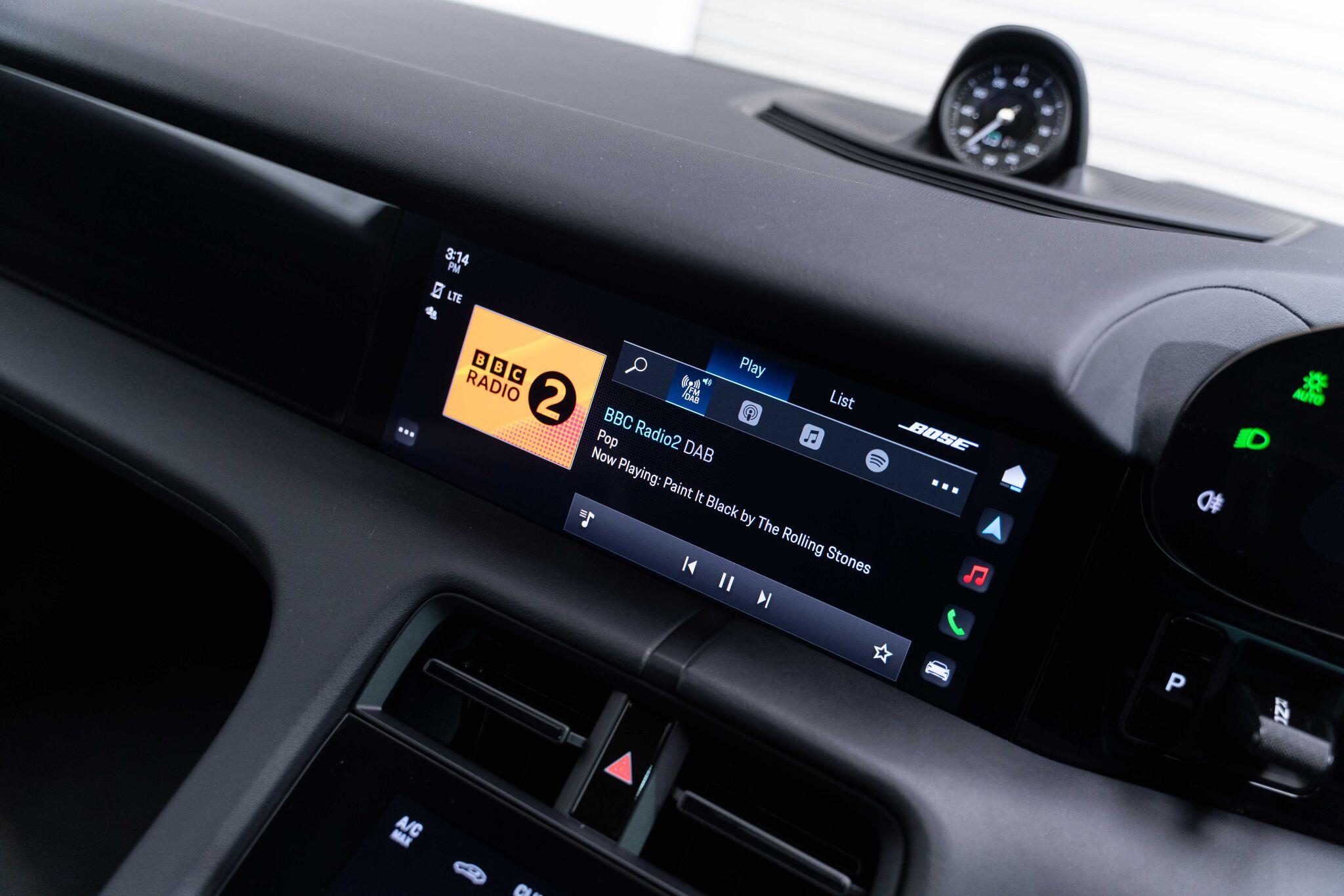 Porsche Taycan - Image 25