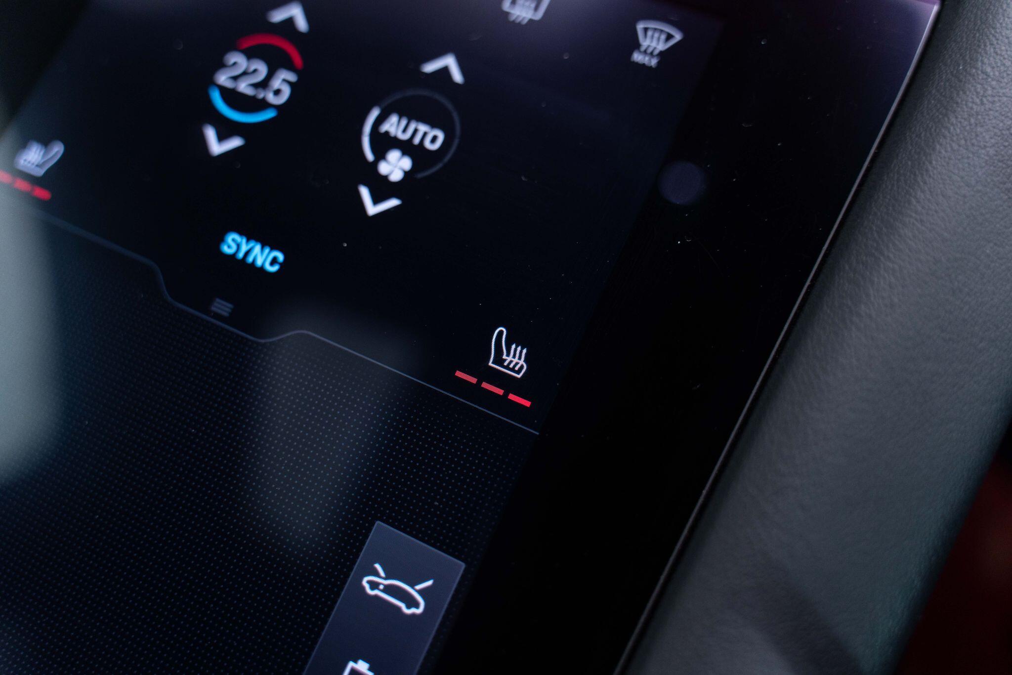 Porsche Taycan - Image 28