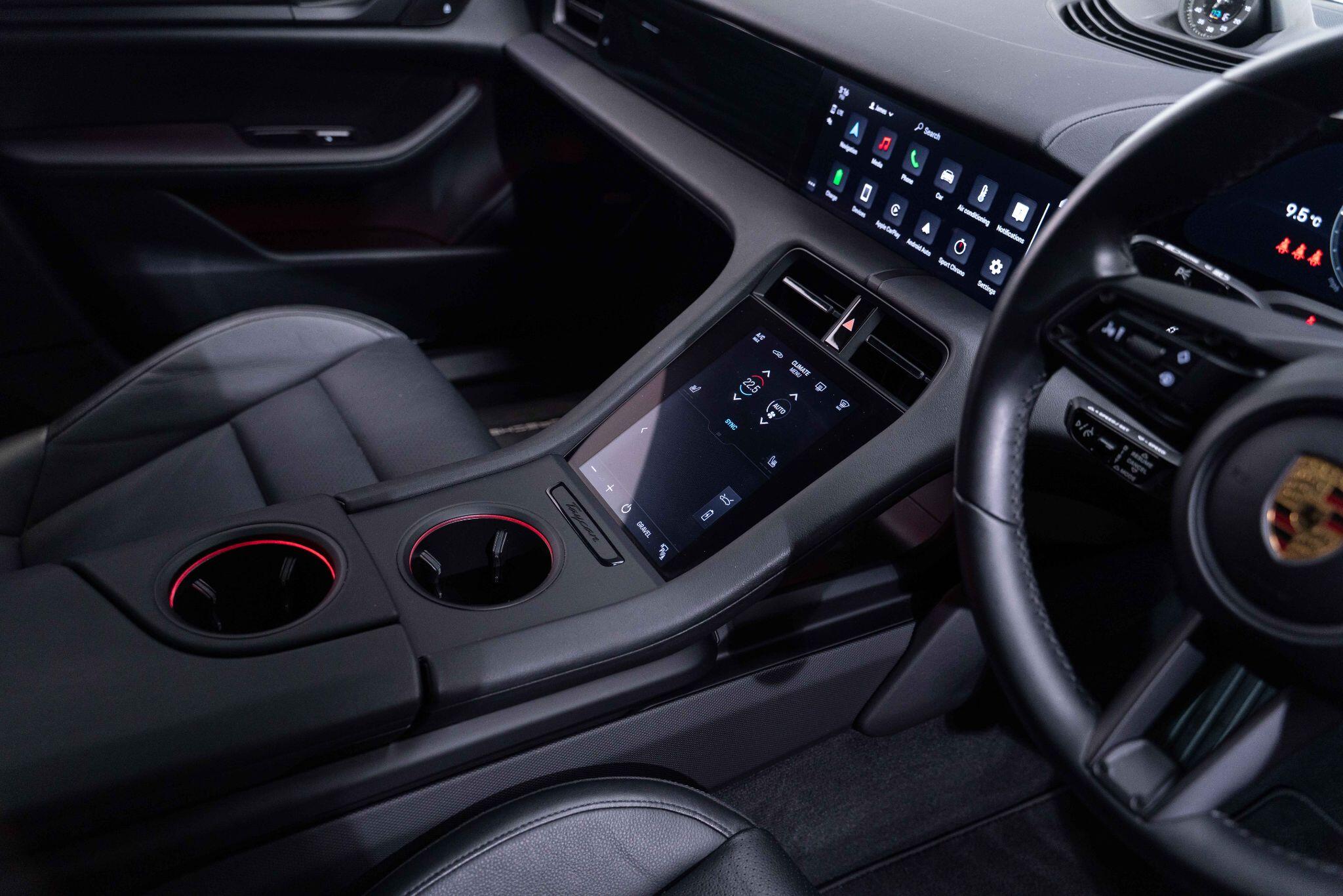 Porsche Taycan - Image 31