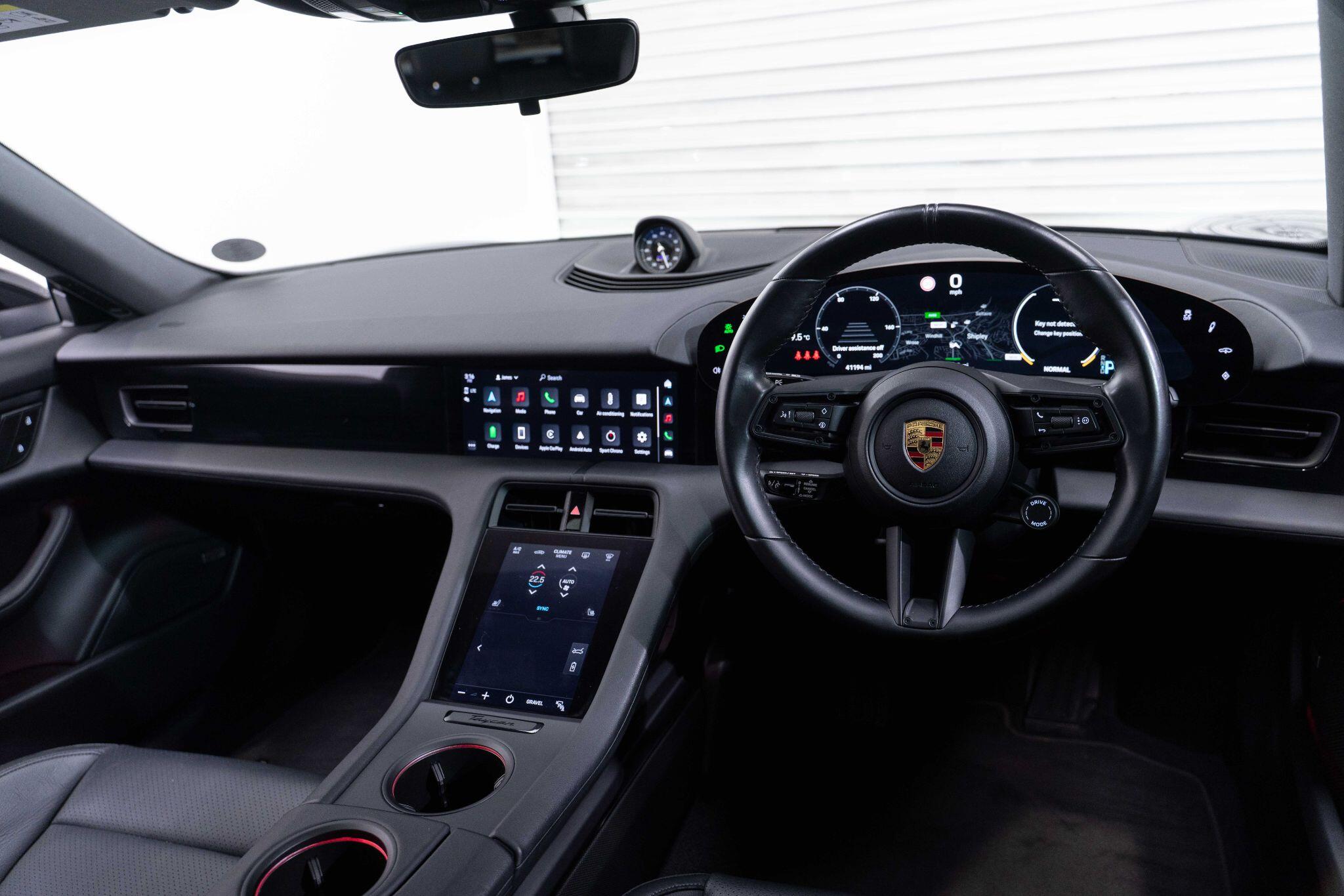 Porsche Taycan - Image 32