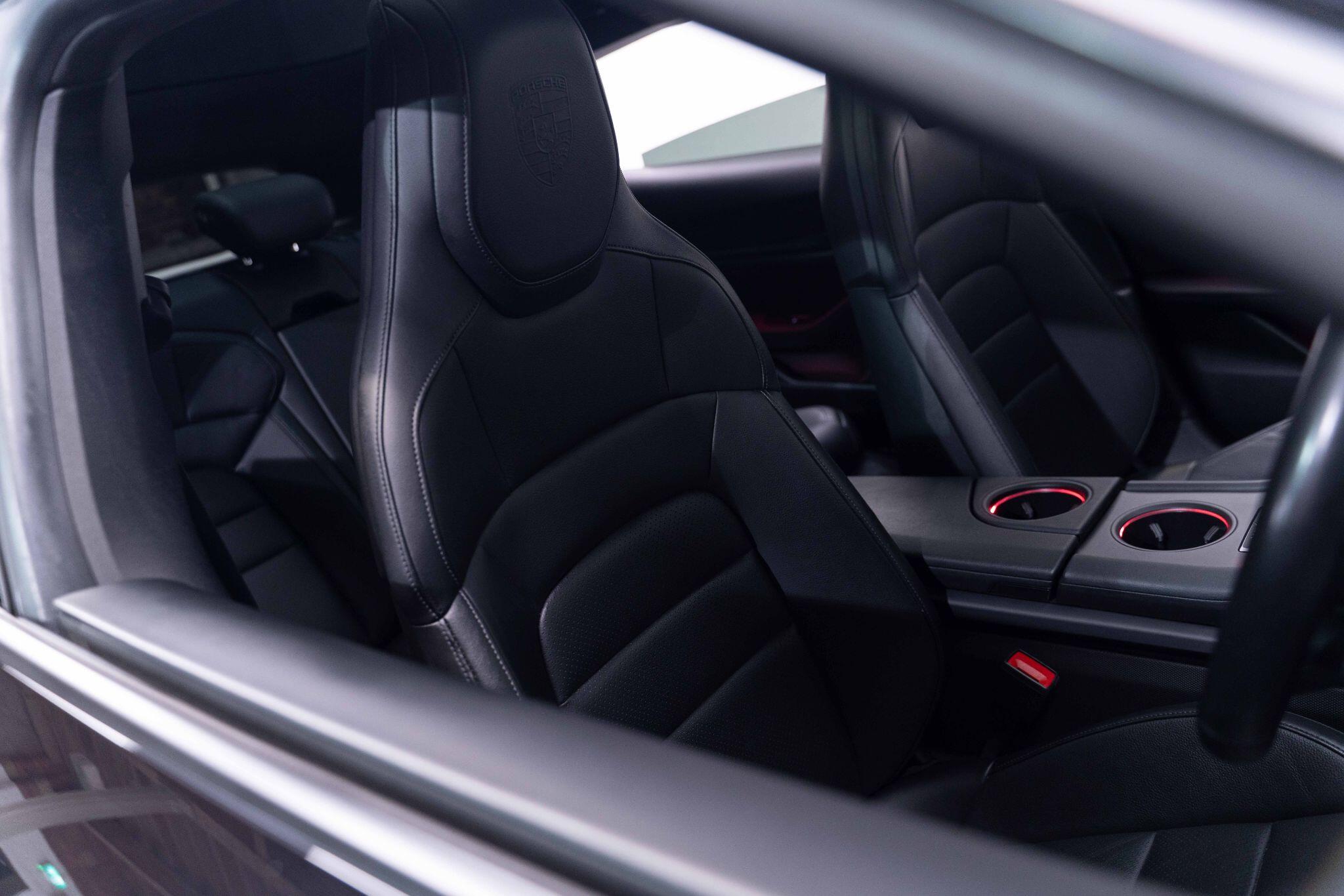 Porsche Taycan - Image 35