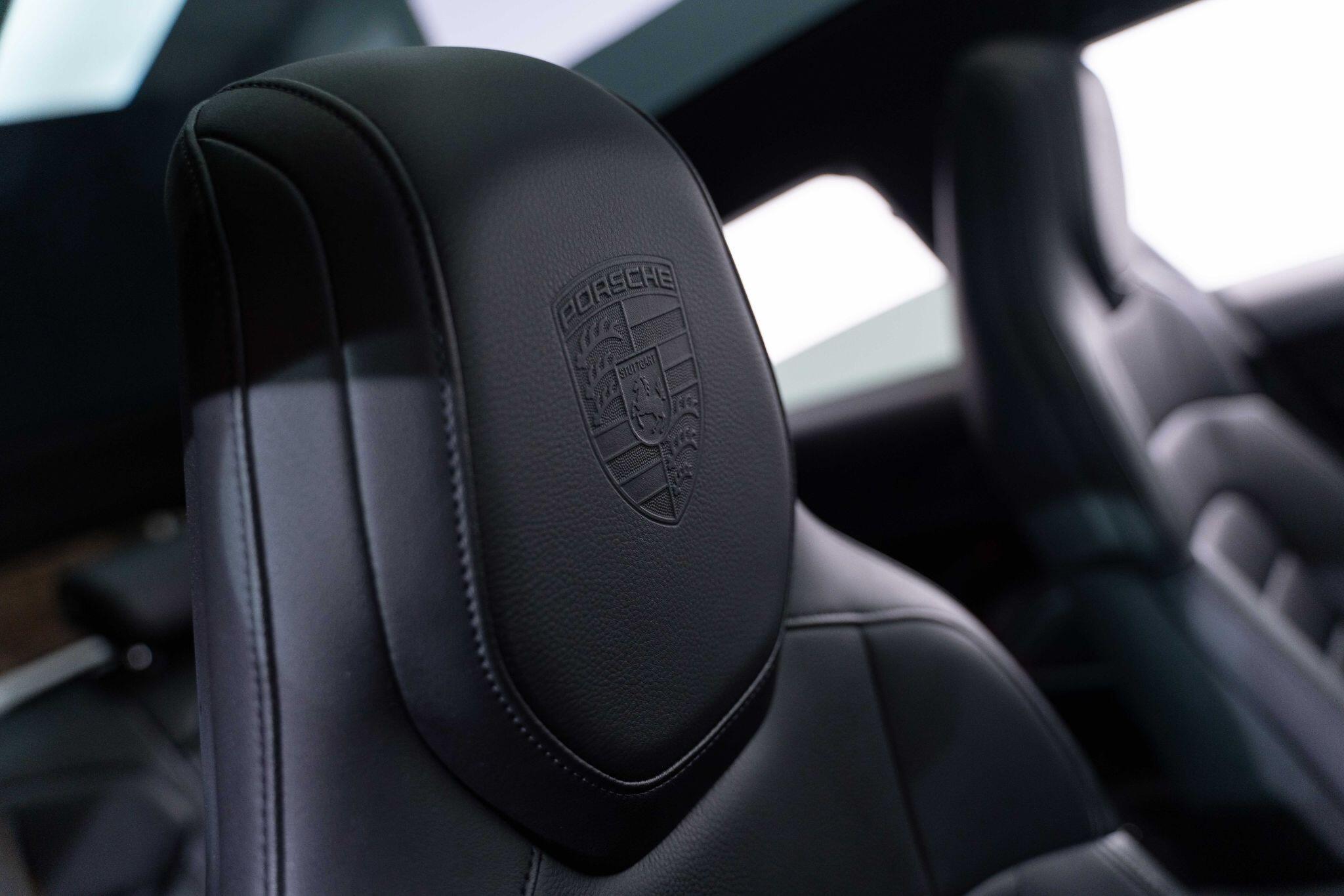 Porsche Taycan - Image 36