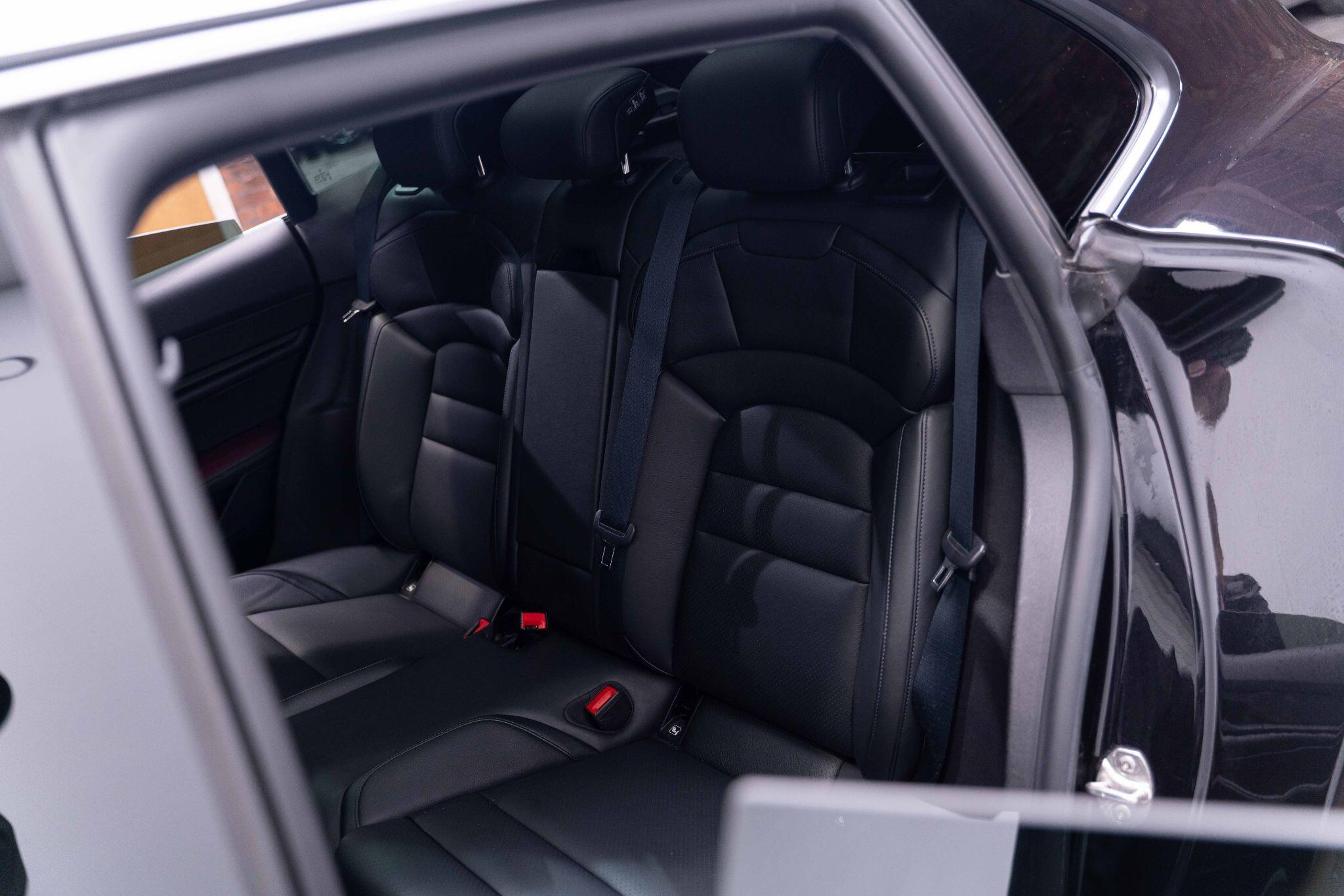 Porsche Taycan - Image 38