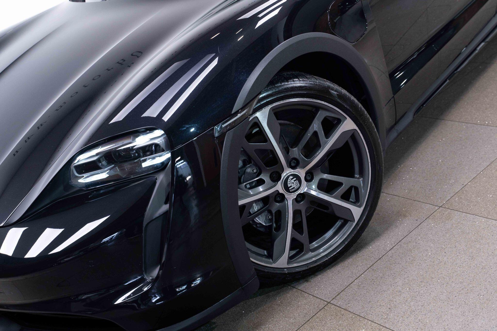 Porsche Taycan - Image 45