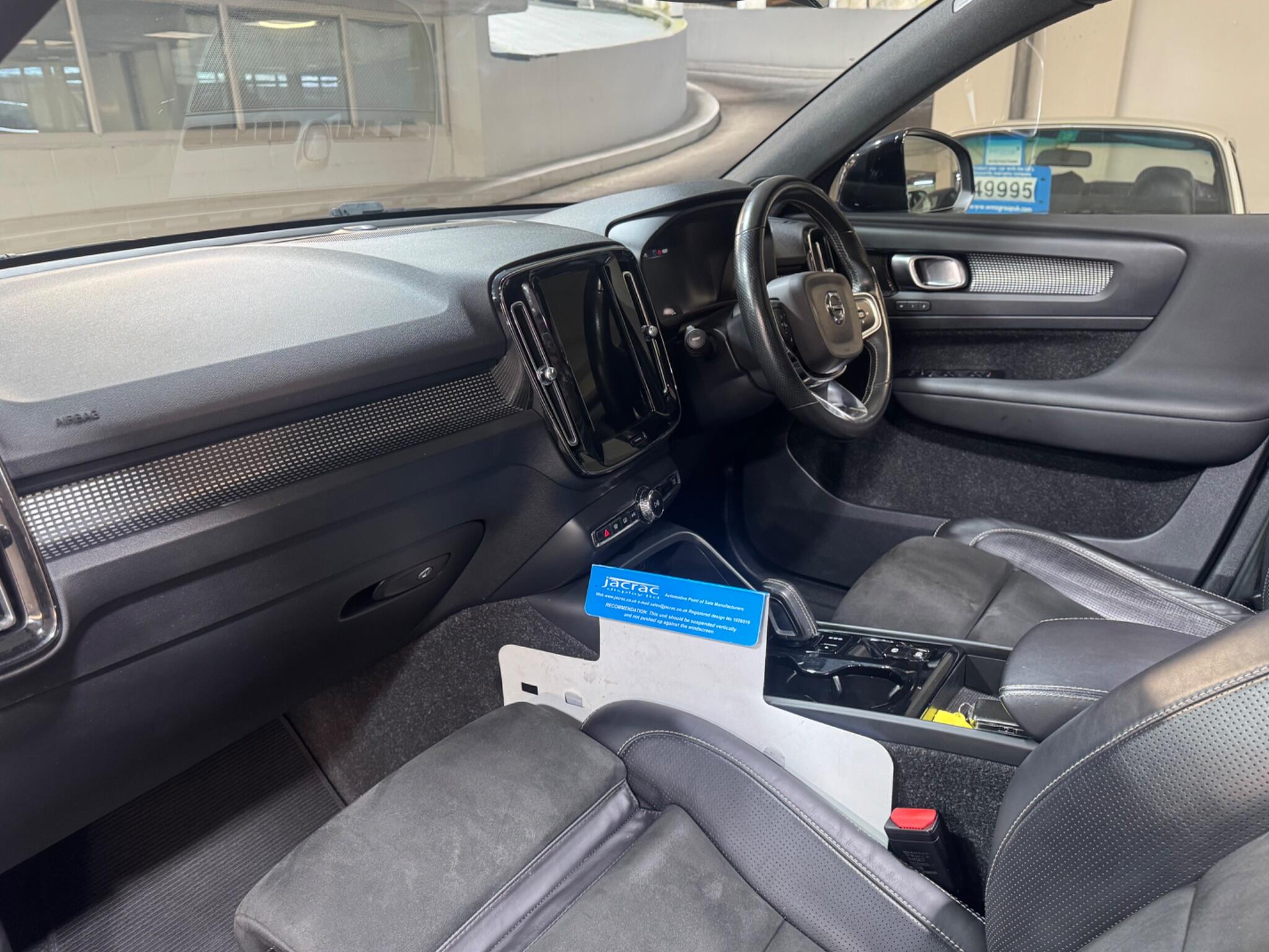 Volvo XC40 - Image 11